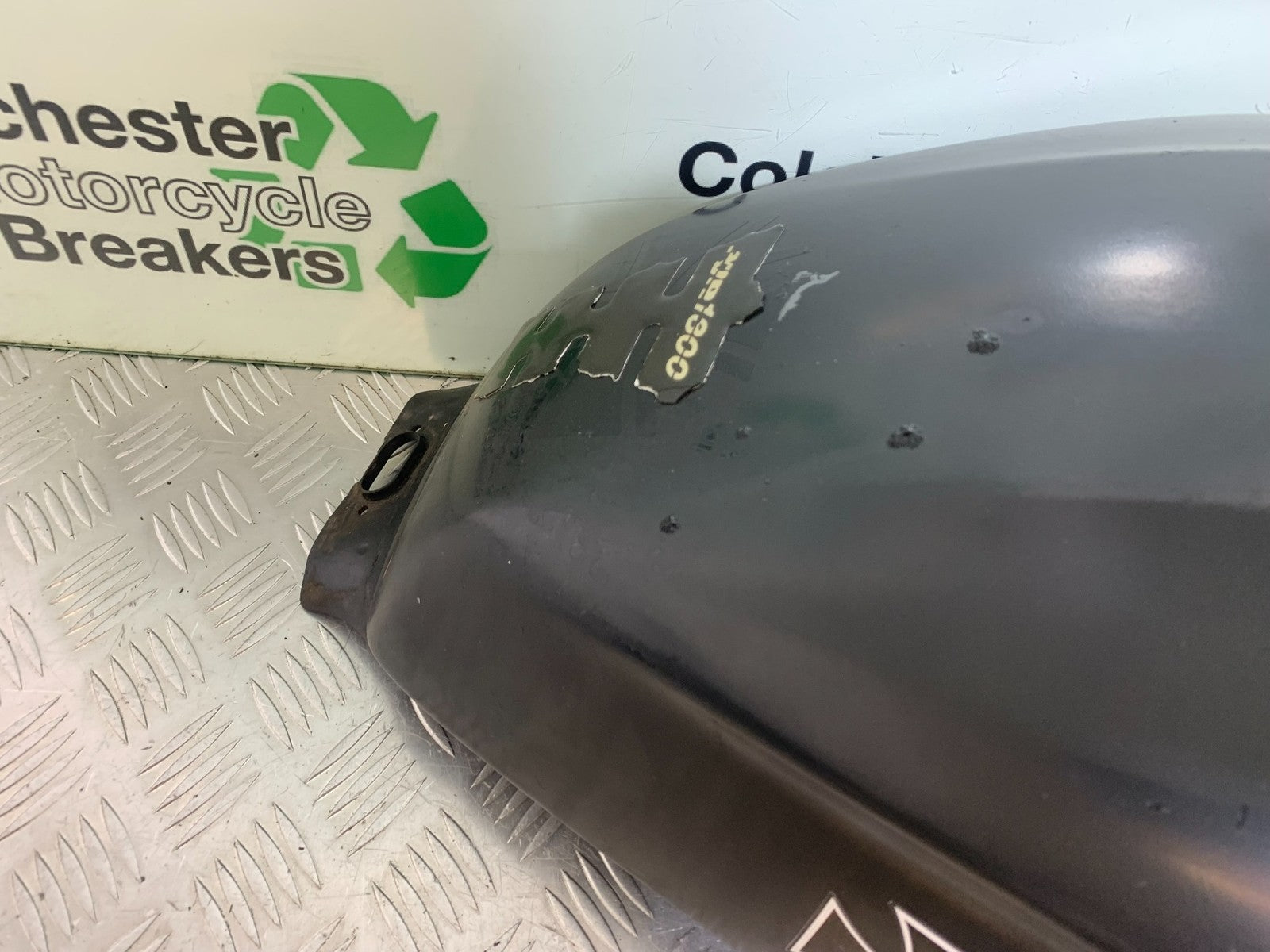 YAMAHA XJR1300 XJR 1300 PETROL TANK  1999-2003 (CMB1119)