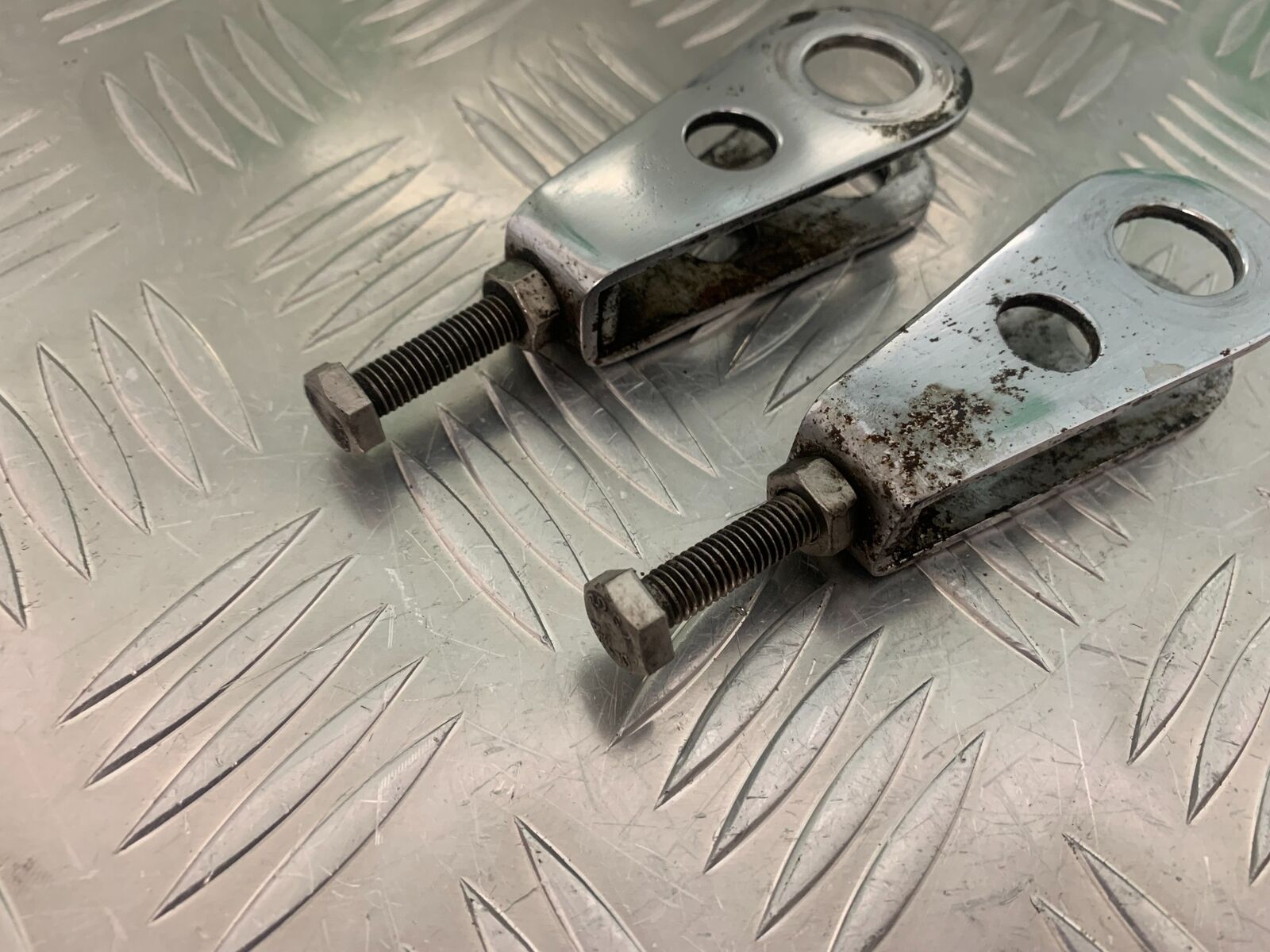 SUZUKI GS750 E GS 750E CHAIN ADJUSTERS  YEAR 1979  (STOCK 959)