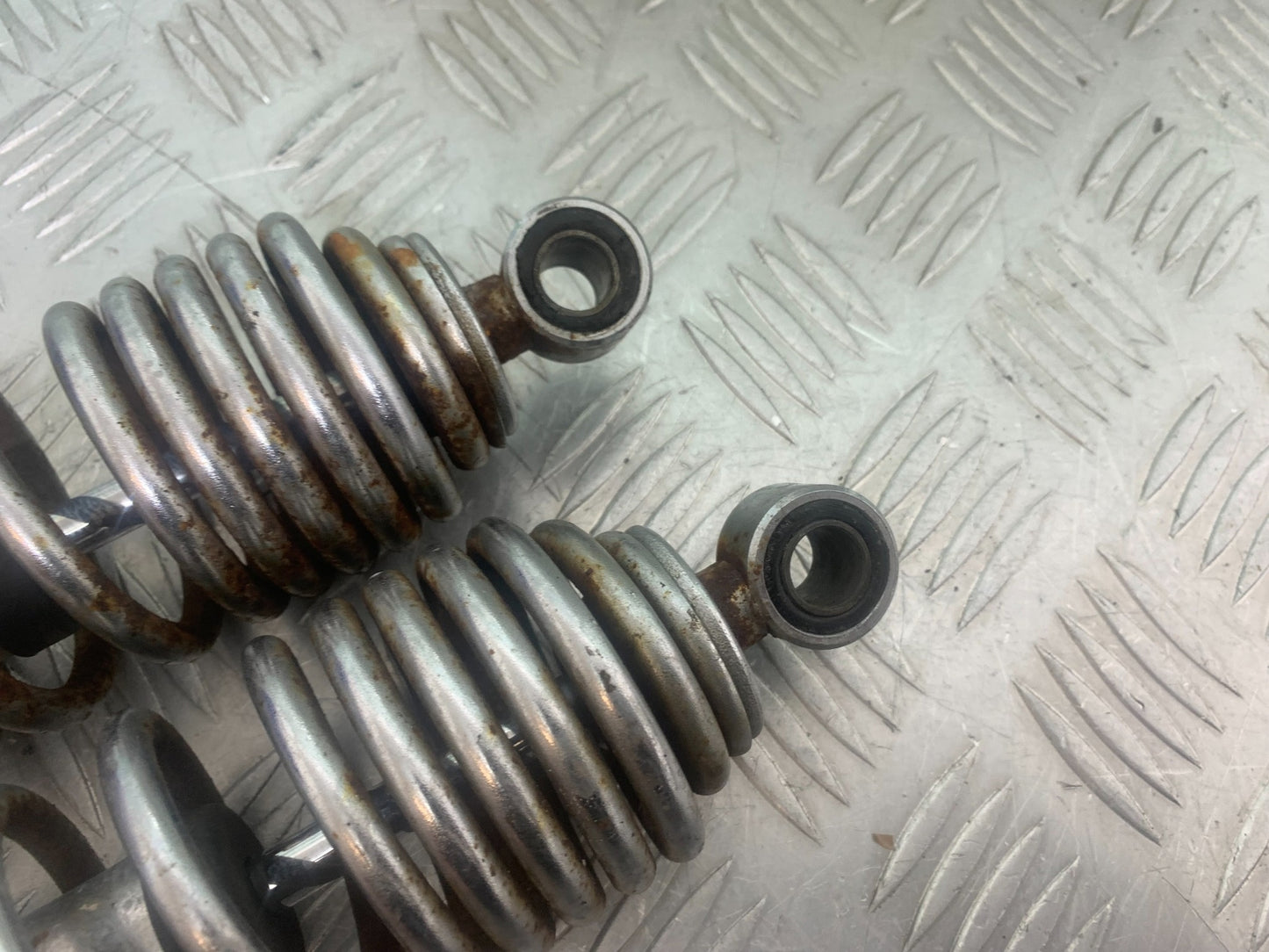 YAMAHA XV535 XV 535 VIRAGO REAR SHOCKS  YEAR 1994-02 (CMB1139)