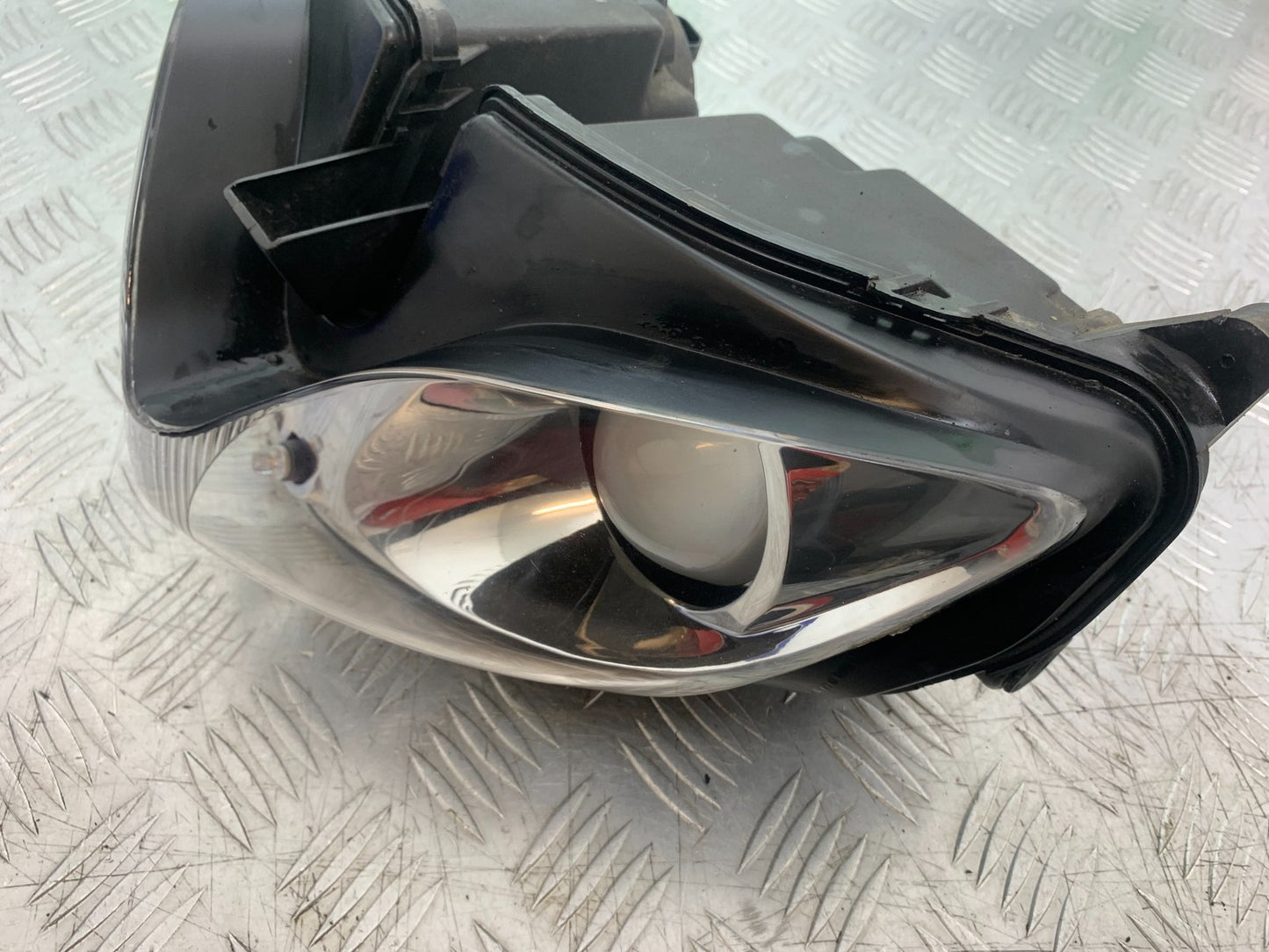 SUZUKI GSF600 GSF 600 BANDIT HEADLIGHT   2000-2004 (CMB1269)