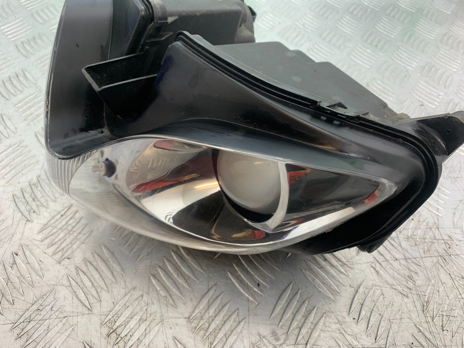 SUZUKI GSF600 GSF 600 BANDIT HEADLIGHT   2000-2004 (CMB1269)