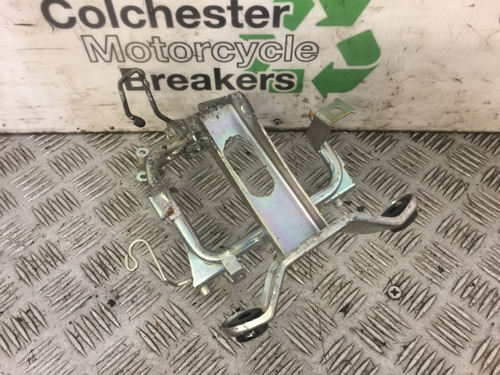HONDA VISION NSC110 NSC 110 FAIRING BRACKET   YEAR 2012  STOCK 600