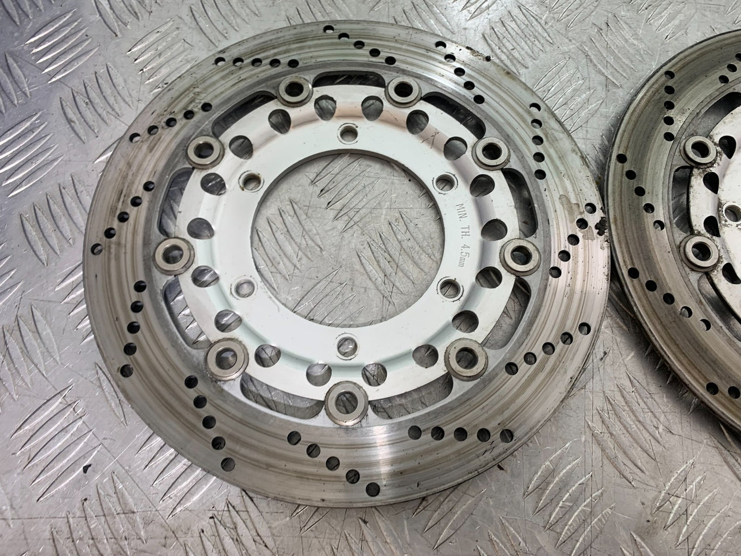 TRIUMPH TROPHY 900 FRONT BRAKE DISCS  YEAR 1991-95 (CMB1251)