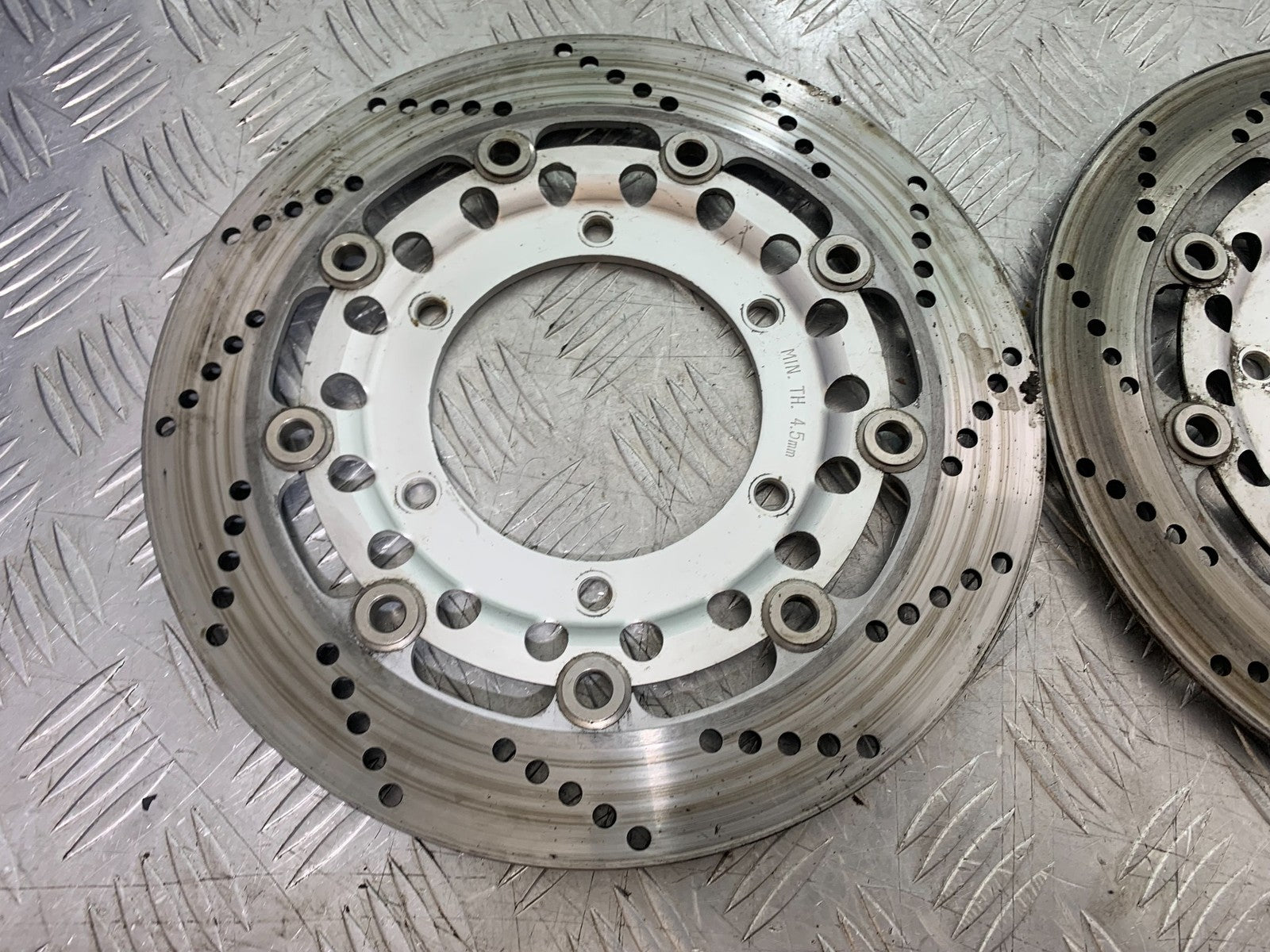 TRIUMPH TROPHY 900 FRONT BRAKE DISCS  YEAR 1991-95 (CMB1251)