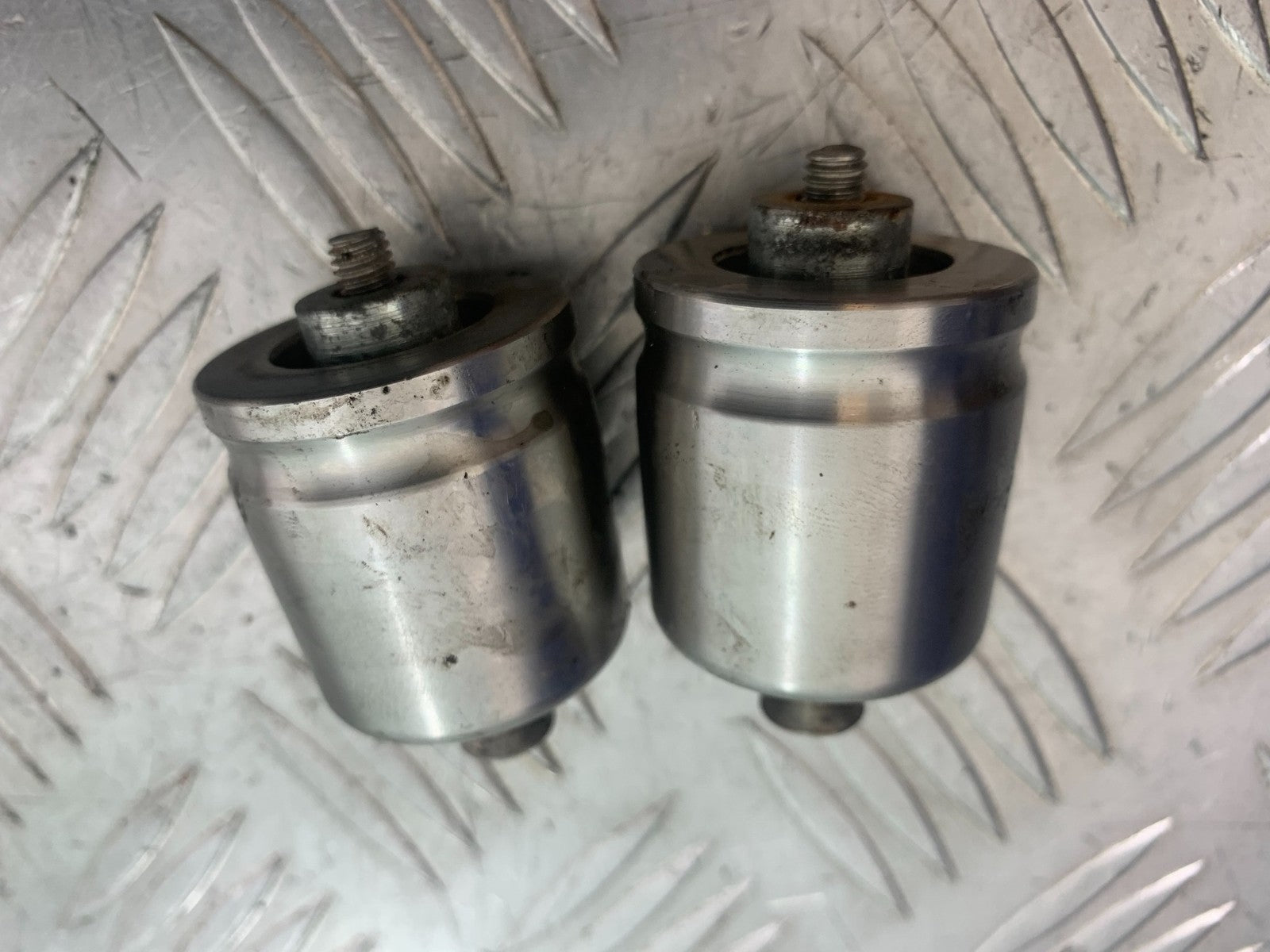 TRIUMPH 955i SPRINT ST BAR END WEIGHTS  1999-2004 (CMB1176)
