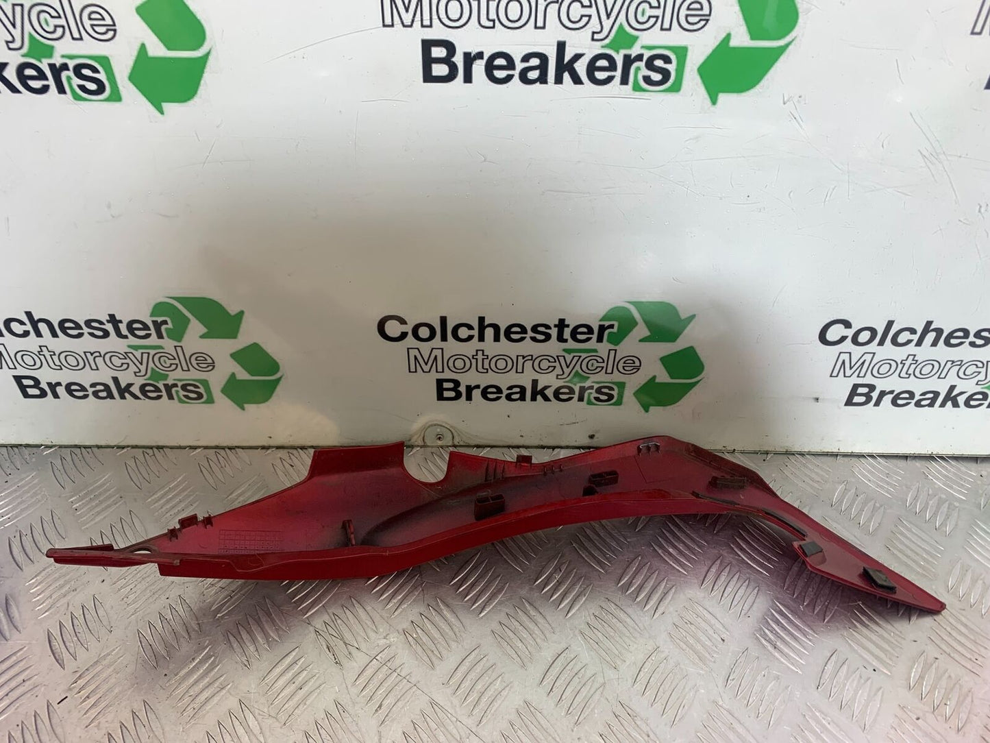 HONDA CBR650 F CBR 650F RIGHT SEAT PANEL   YEAR 2014-17  (CMB1130)