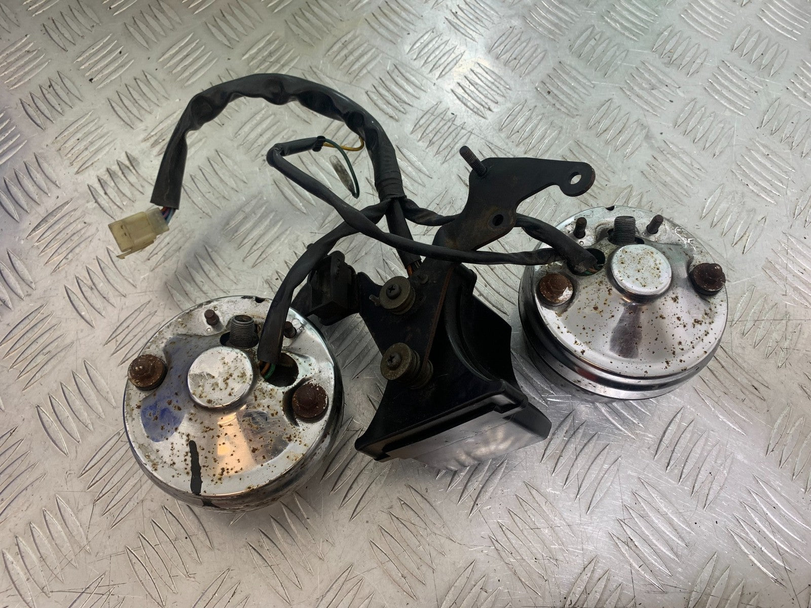 HONDA GL500 GL 500 SILVERWING CLOCKS  YEAR 1981-82  (CMB1168)
