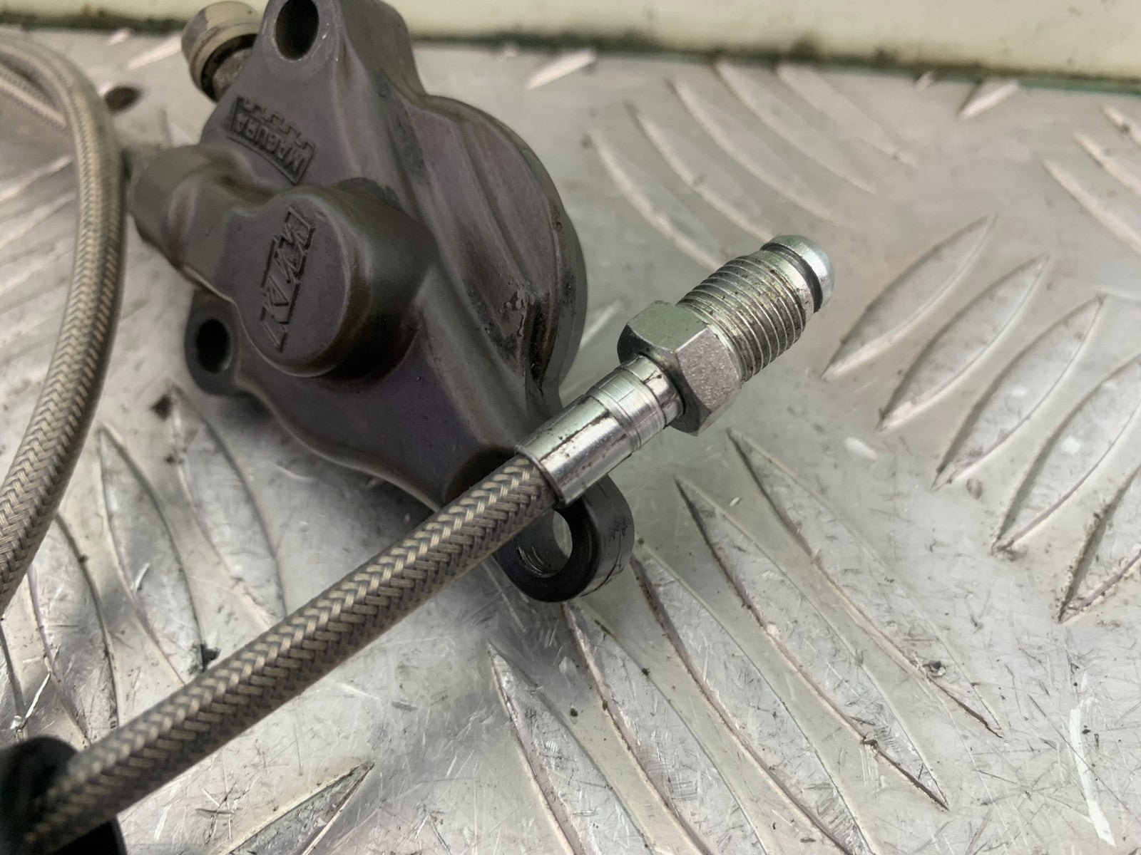 KTM 690 DUKE R LC4 CLUTCH SLAVE CYLINDER YEAR 2012-2015  (CMB1180)