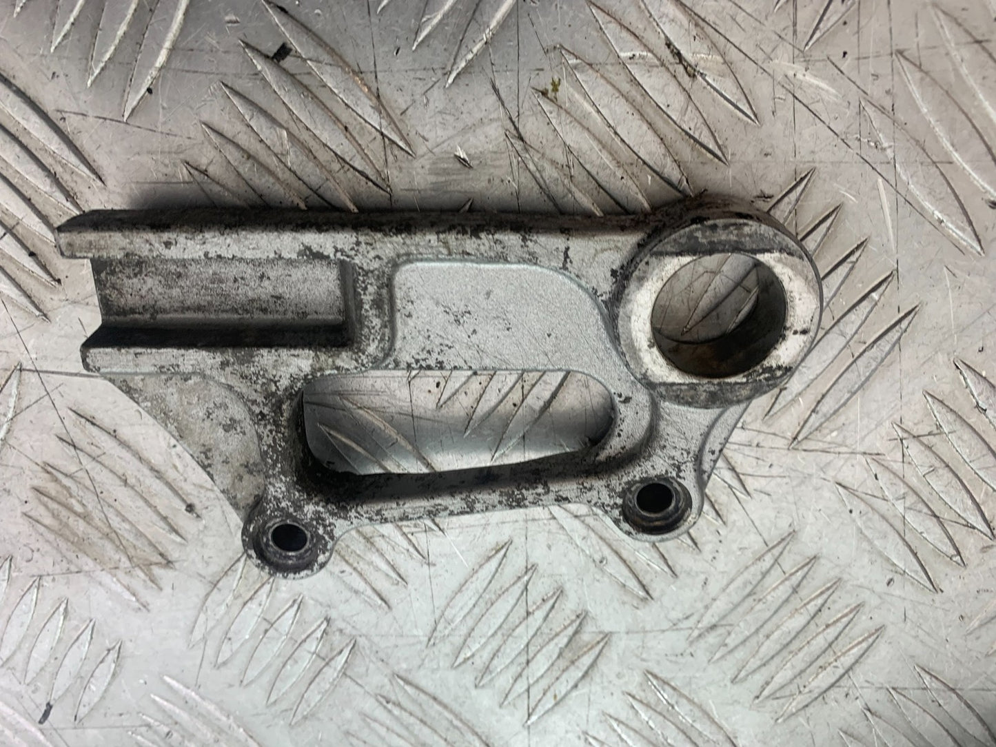 KAWASAKI ZX9R ZX9 E1 REAR CALIPER BRACKET  YEAR 2000-01 (CMB1171)