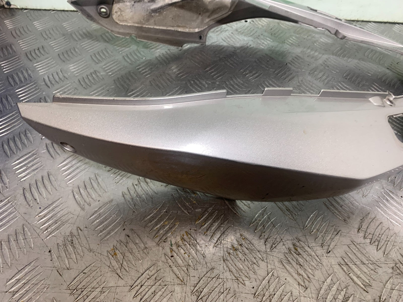 HONDA VFR800 VFR 800 V-TEC TAIL PIECE  YEAR 2002 -09 (CMB1296)