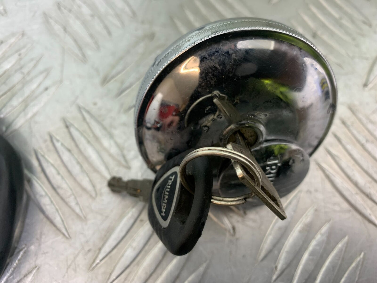 TRIUMPH THUNDERBIRD 1600 ECU LOCKS KEY  YEAR 2011 (CMB1107)