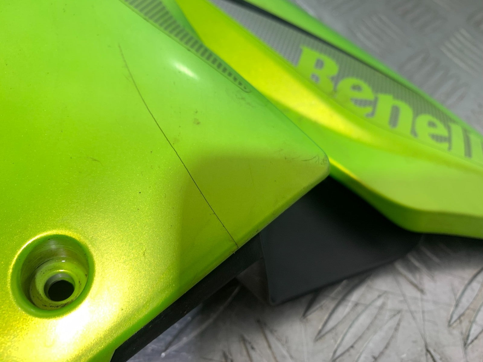 BENELLI BN125 BN 125 LEFT SIDE FAIRING PANEL   YEAR 2018-2021 (CMB1245)