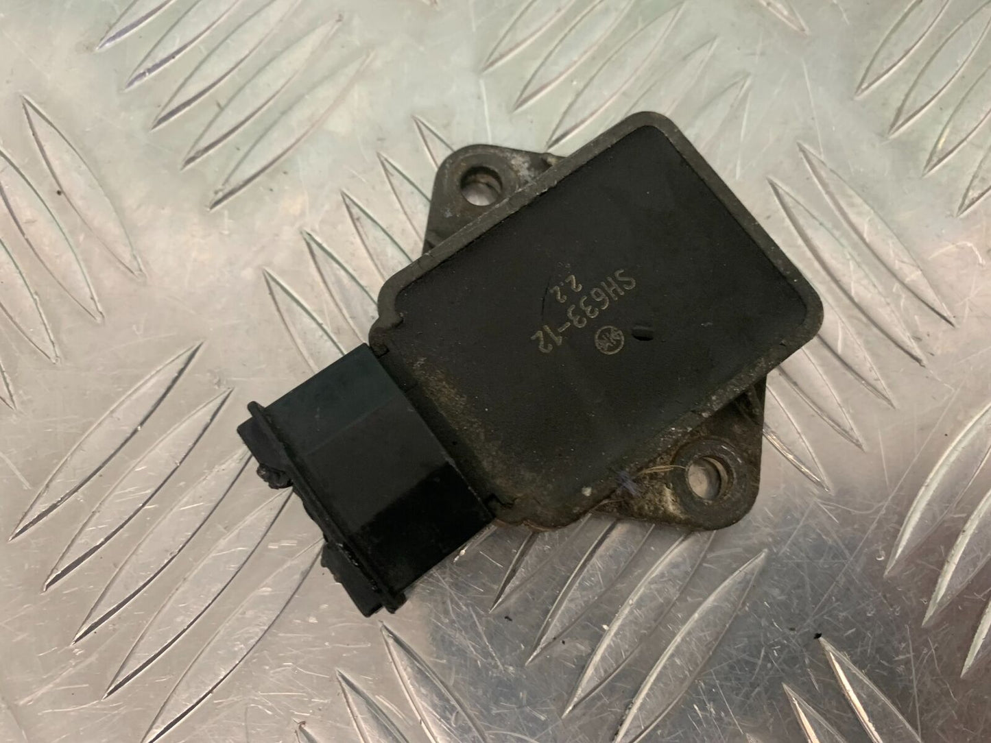 HONDA CBR 400 NC23 TRI-ARM REGULATOR  YEAR 1987-89 (STOCK 969)