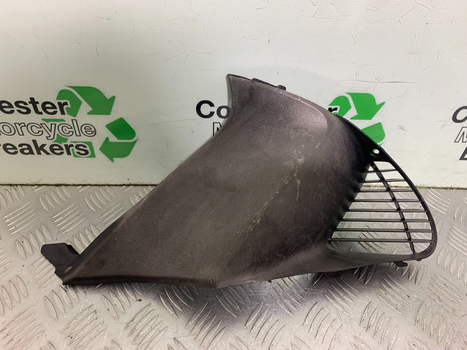 HONDA NT 700 V DEAUVILLE RIGHT FAIRING INFILL COVER   YEAR 2006-2010 (CMB1298)