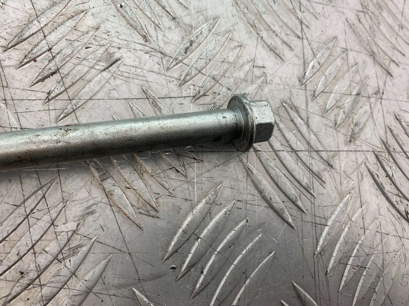 SINNIS TERRAIN 125 SWINGARM SPINDLE  YEAR 2017-2020 (CMB1241)