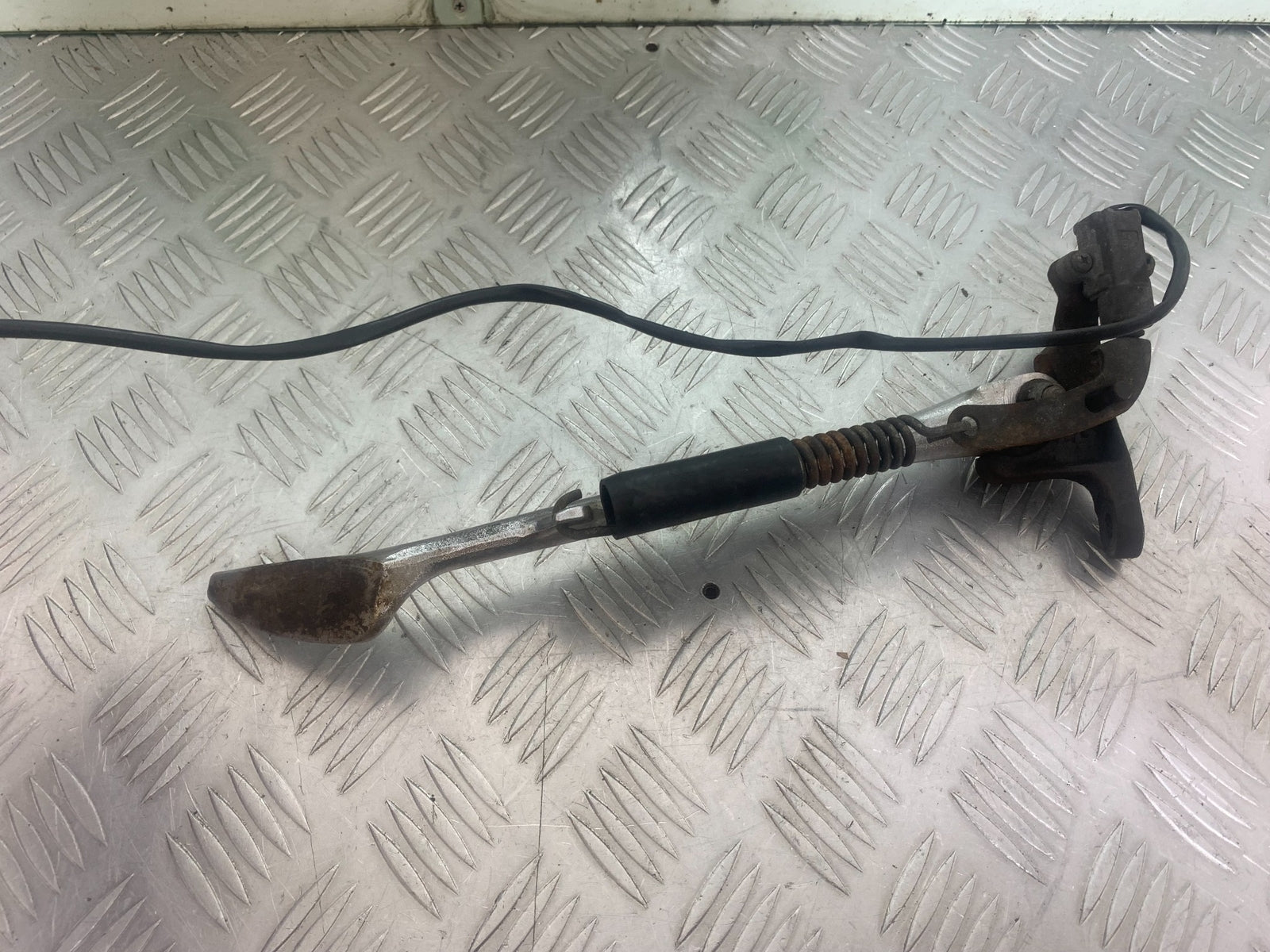 YAMAHA XV535 XV 535 VIRAGO SIDE STAND YEAR 1994-02 (CMB1139)