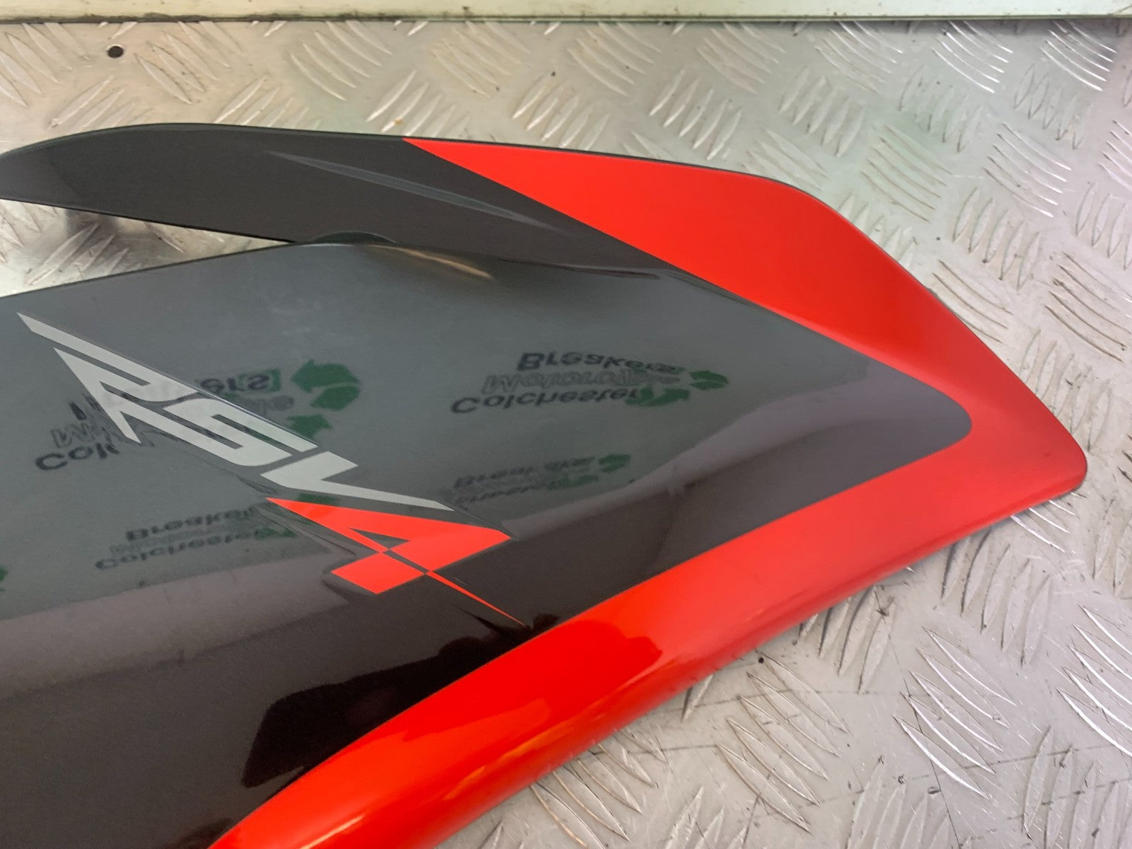 APRILIA RSV4 FACTORY RIGHT FAIRING PANEL YEAR 2009-2012 (CMB1224)