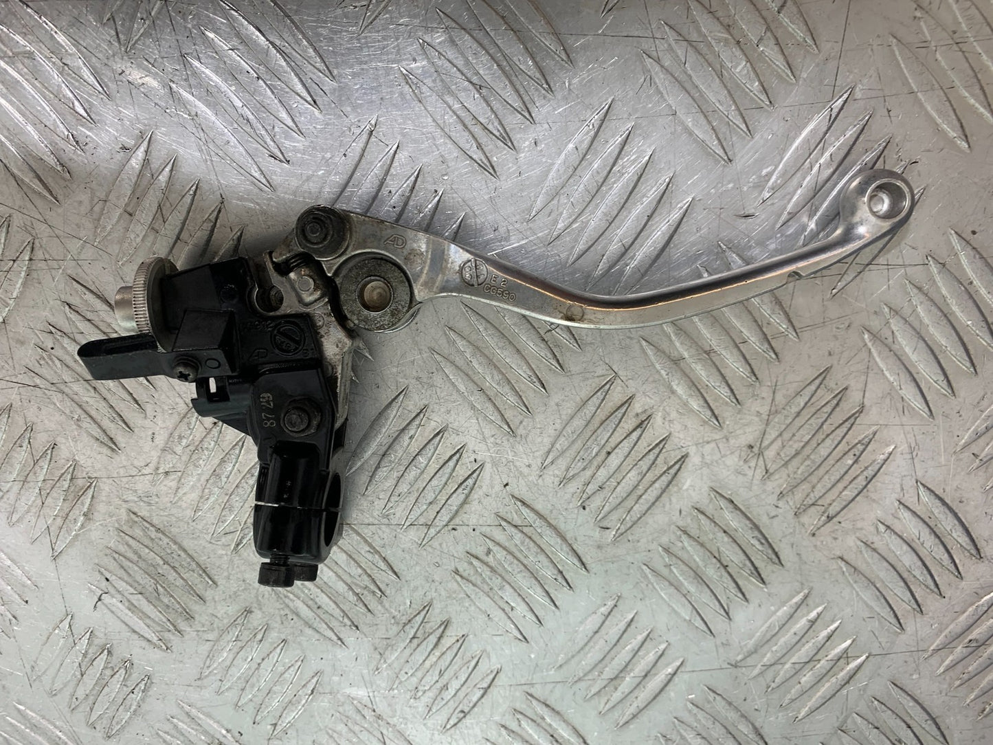 TRIUMPH SPEED TRIPLE R 1050 CLUTCH LEVER AND BRACKET   2009 (CMB1183)