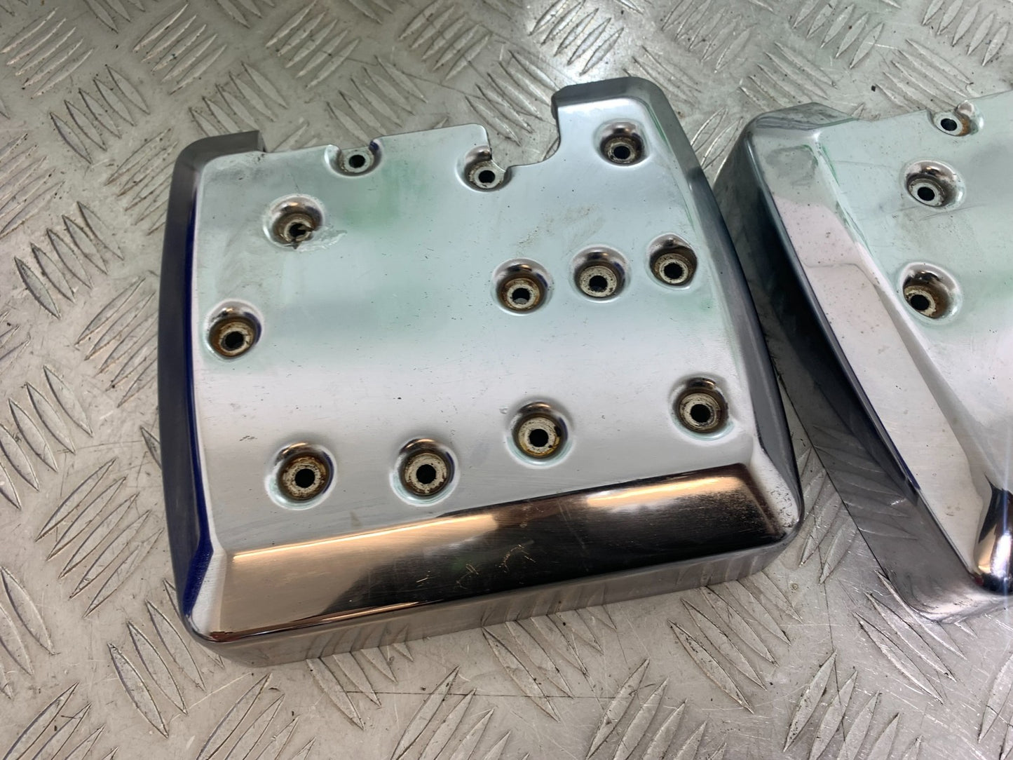KAWASAKI VN1500 CLASSIC ROCKER COVERS  YEAR 1999 -2006 (CMB1166)