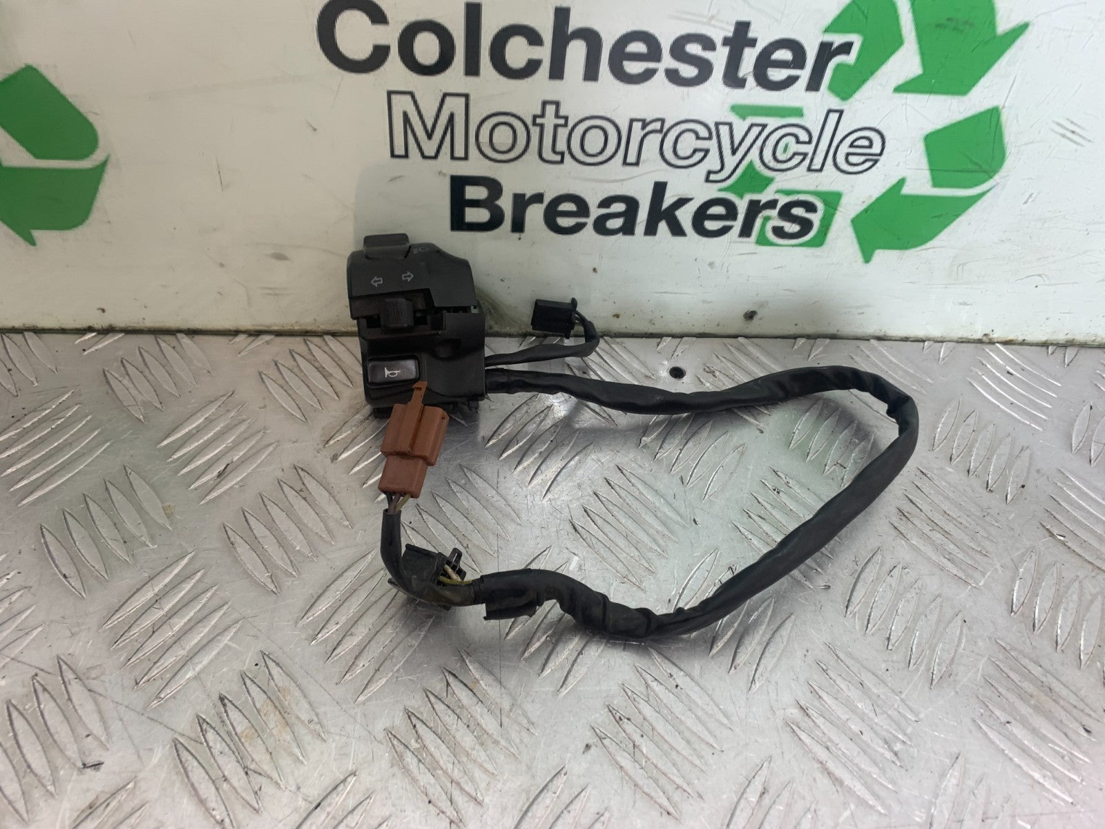 ROYAL ENFIELD HIMALAYAN 411 LEFT SWITCH GEAR  YEAR 2018-2023 (CMB1322)