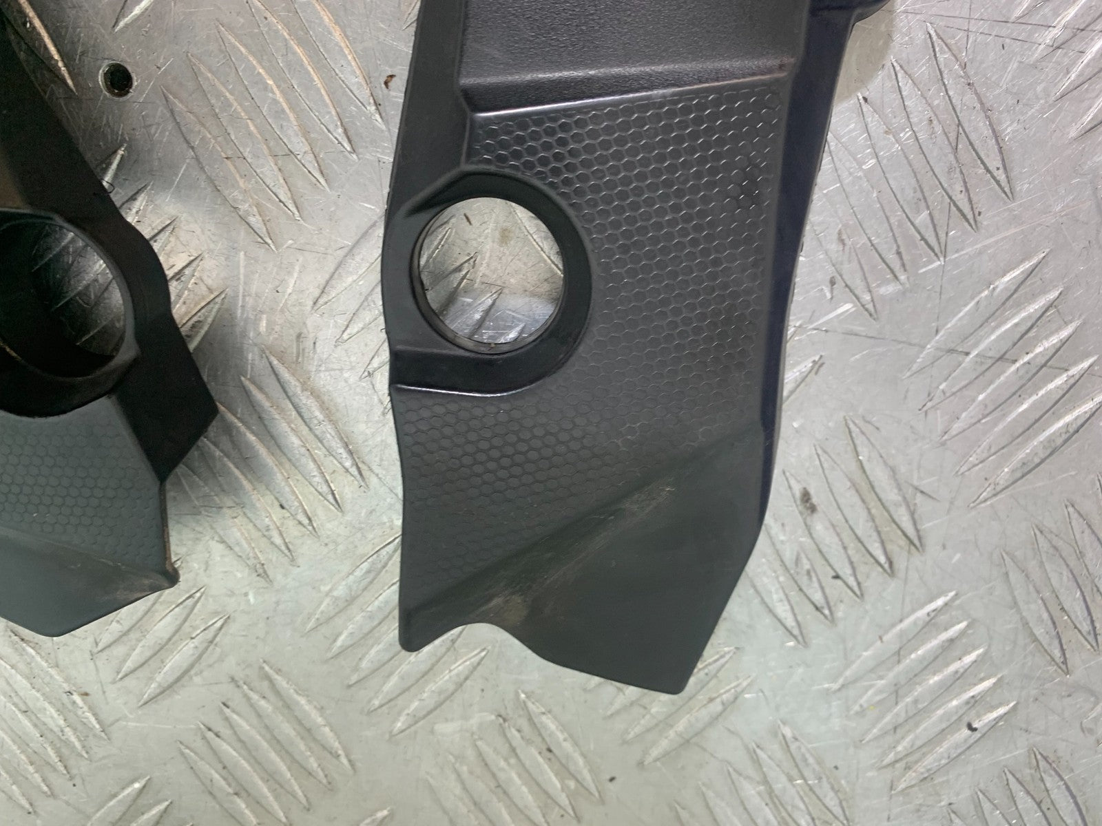 BENELLI BN125 BN 125 LEFT AND RIGHT FRAME COVERS  YEAR 2018-2021 (CMB1194)