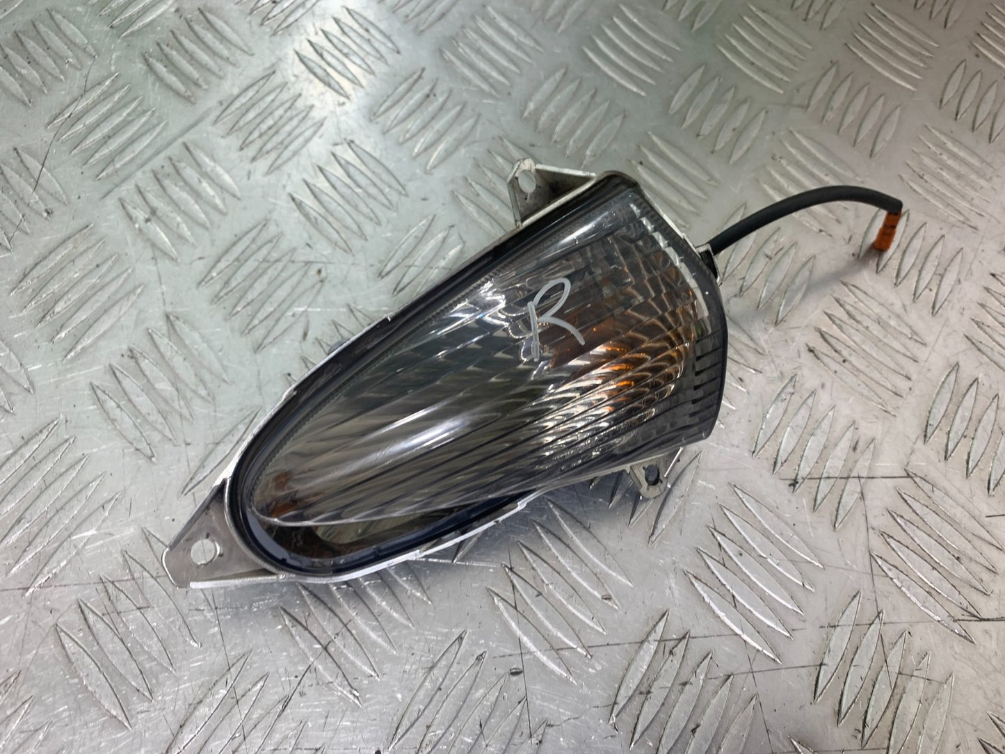 HONDA NT 700 V DEAUVILLE FRONT RIGHT INDICATOR   YEAR 2006-2011 (CMB1211)
