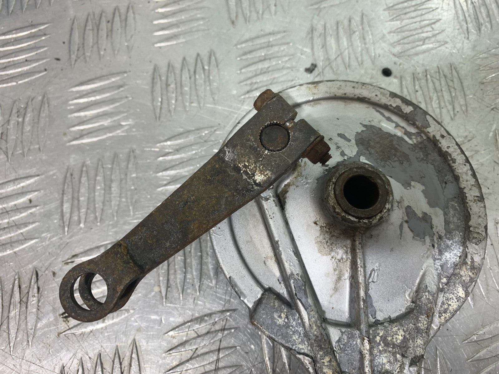 HONDA CG125 CG 125 REAR BRAKE HUB  YEAR 1998-2000 (CMB1282)