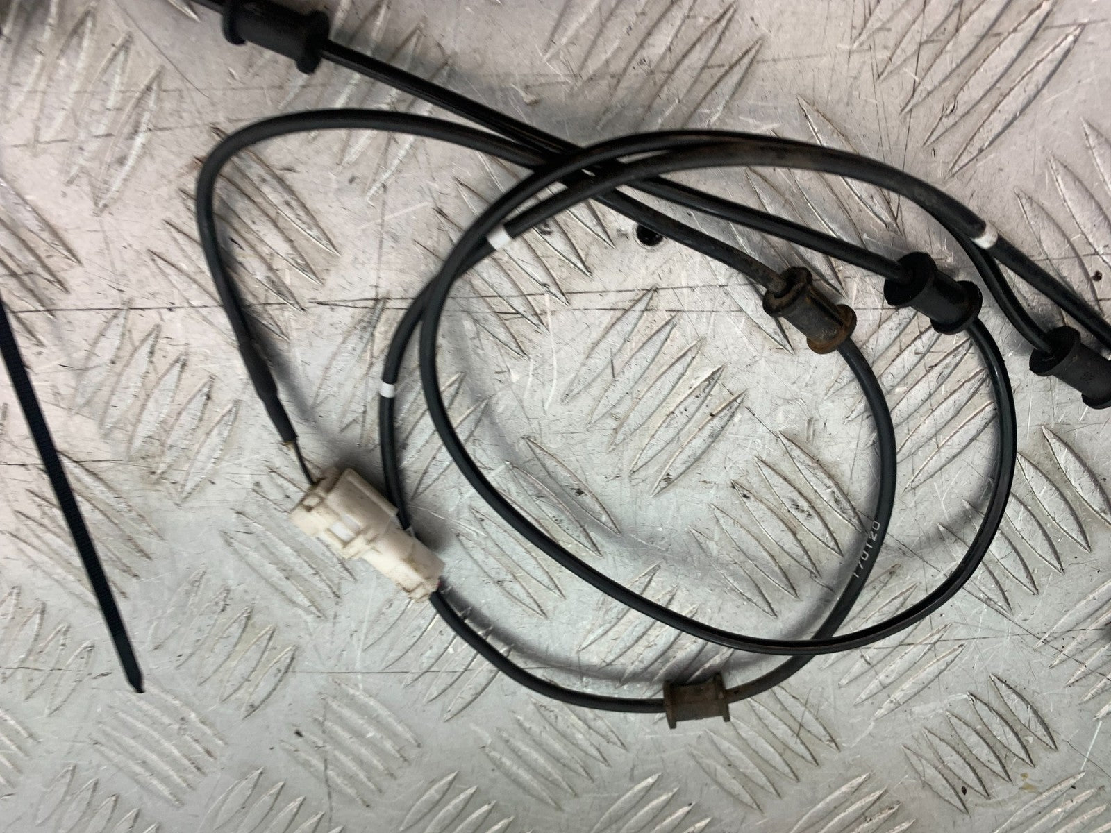 YAMAHA XMAX 300 FRONT AND REAR ABS SENSORS  YEAR 2017-2020 (CMB1218)