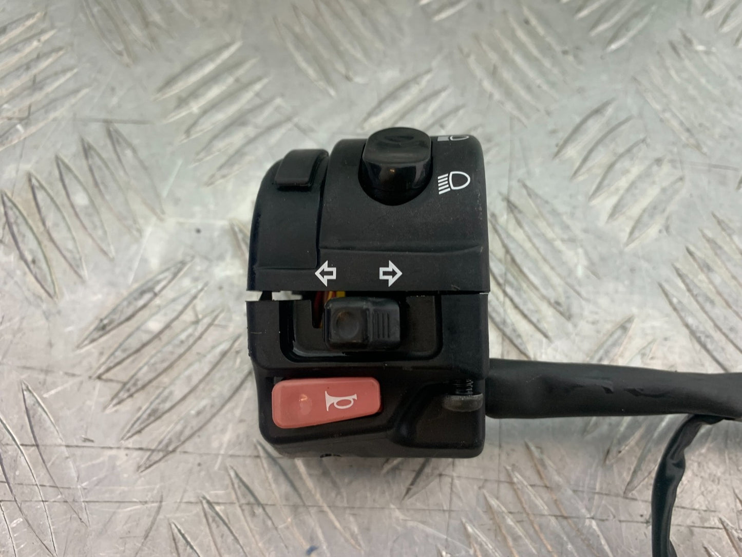 TRIUMPH 675 STREET TRIPLE R LEFT SWITCH GEAR  YEAR 2013 - 2016 (CMB1221)