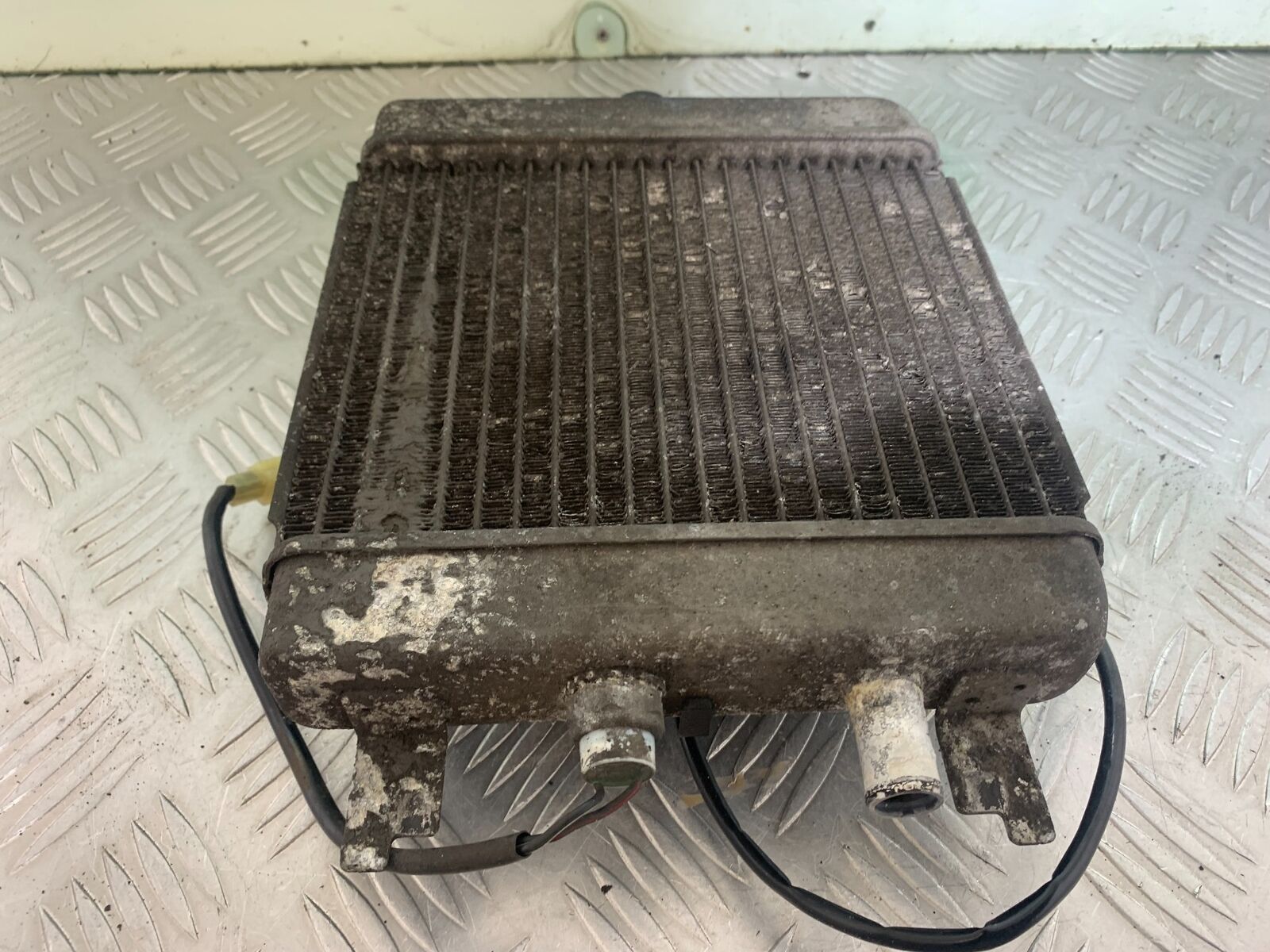 SUZUKI AN 200 UN 200 BURGMAN RADIATOR  YEAR 2007-09 (CMB1128)
