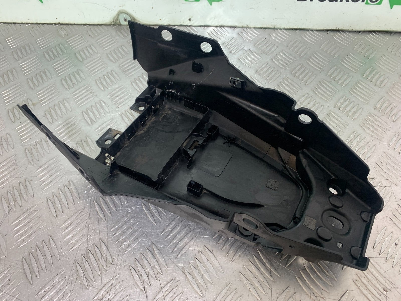 KTM DUKE 125 UNDERTRAY YEAR 2017-2022 (CMB1222)