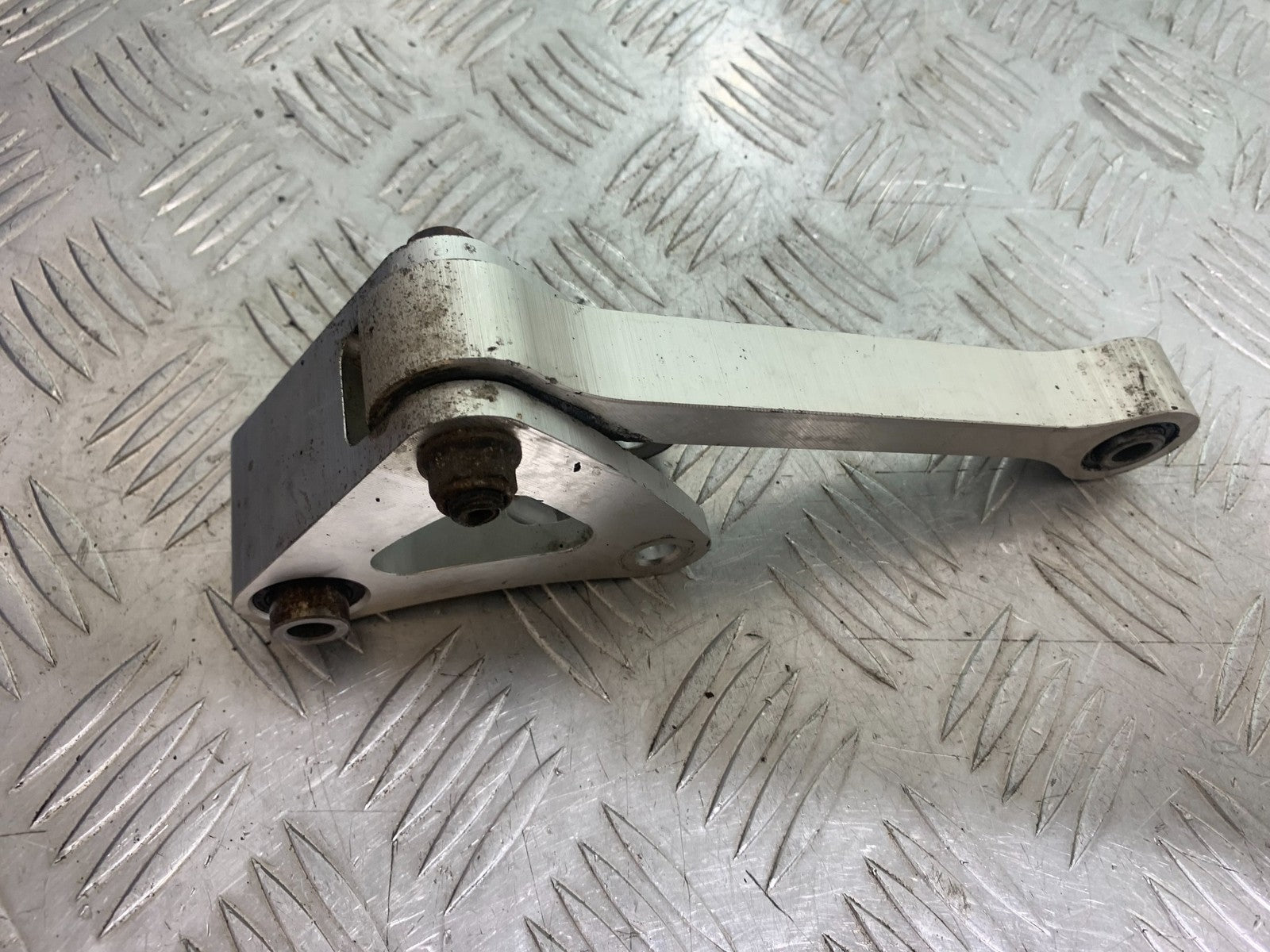 YAMAHA YZF R1 14 B BIG BANG REAR SHOCK LINKAGE   2009-14 (CMB1175)