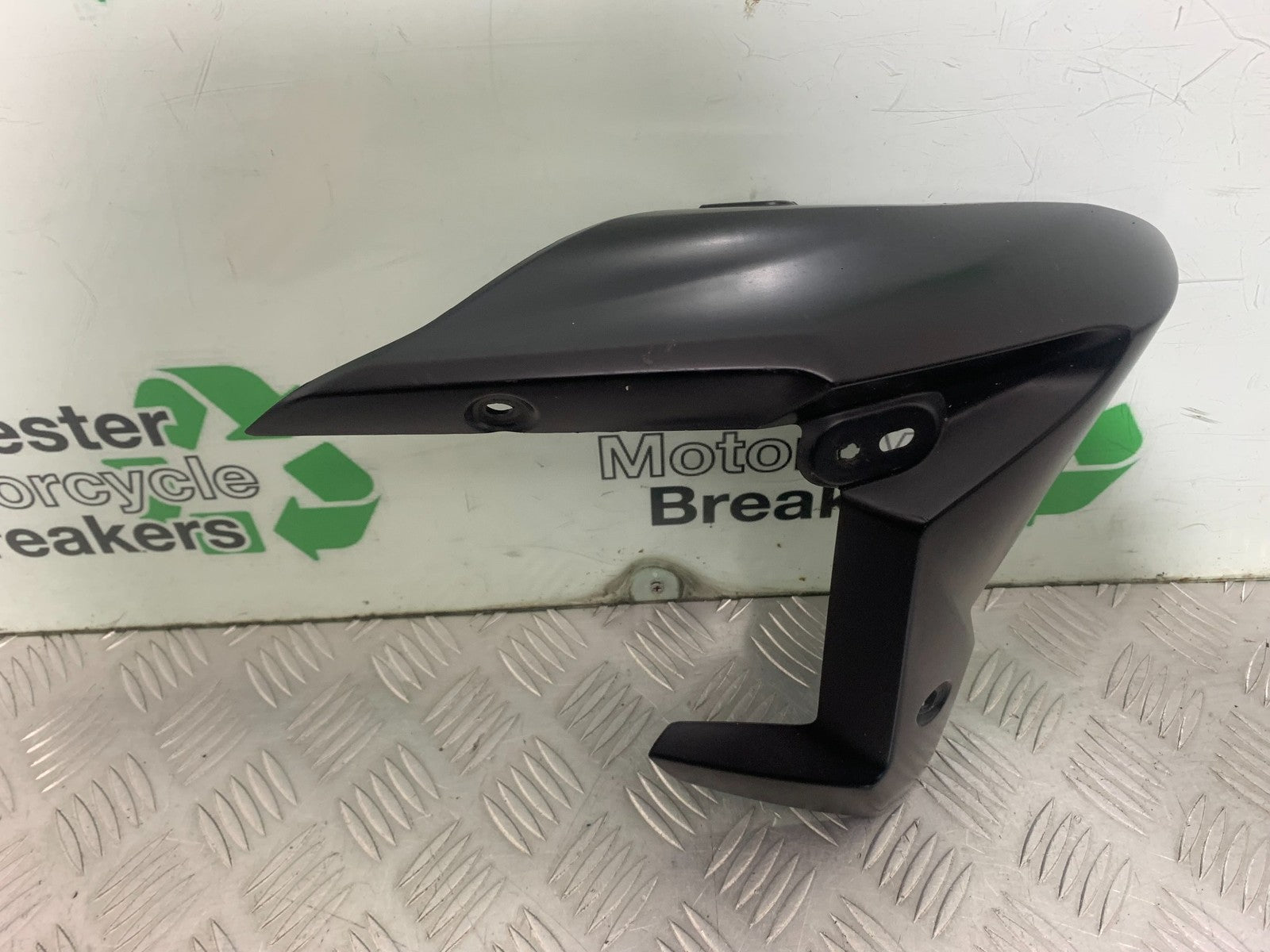 TRIUMPH 675 STREET TRIPLE RX RIGHT RADIATOR COWL  2015-2017 (CMB1299)