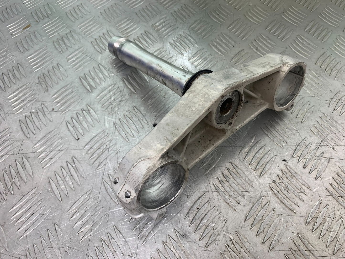 APRILIA RSV1000 R FACTORY MILLE BOTTOM YOKE 2004-09 (CMB1203)