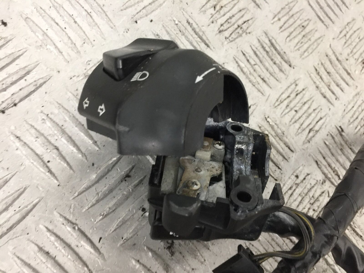 SUZUKI GSXR750 GSXR 750 SRAD LEFT SWITCH GEAR    YEAR 1999 (STOCK 880)