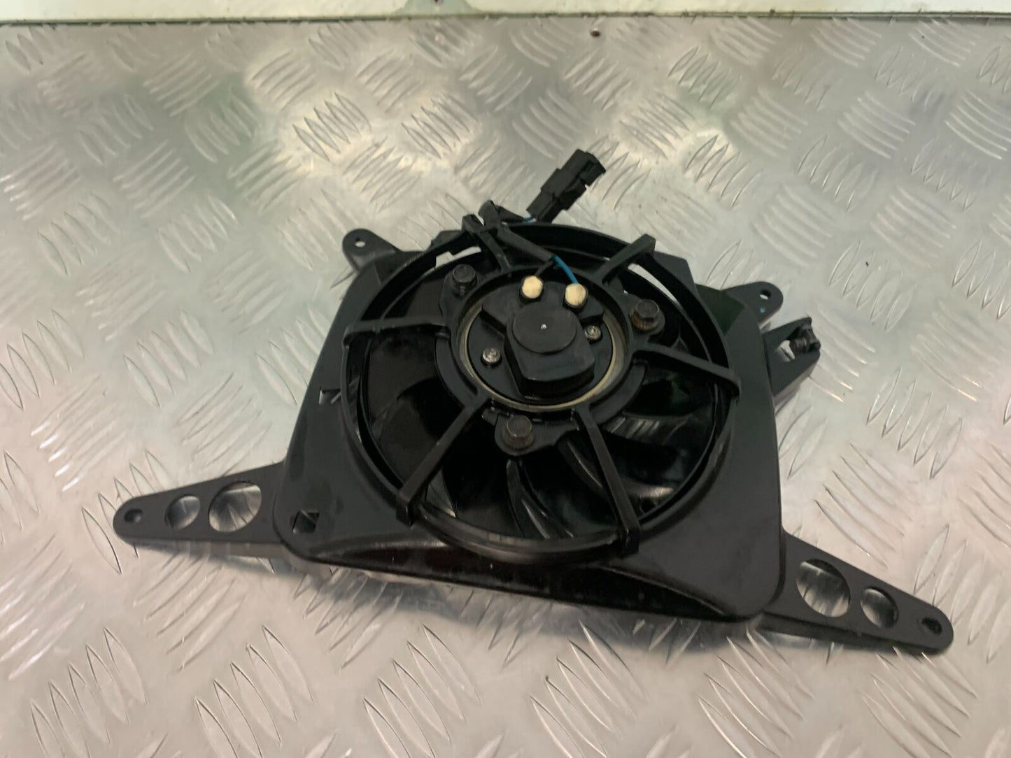 TRIUMPH 765 STREET TRIPLE RS RADIATOR FAN YEAR 2018-2021 (STOCK 968)