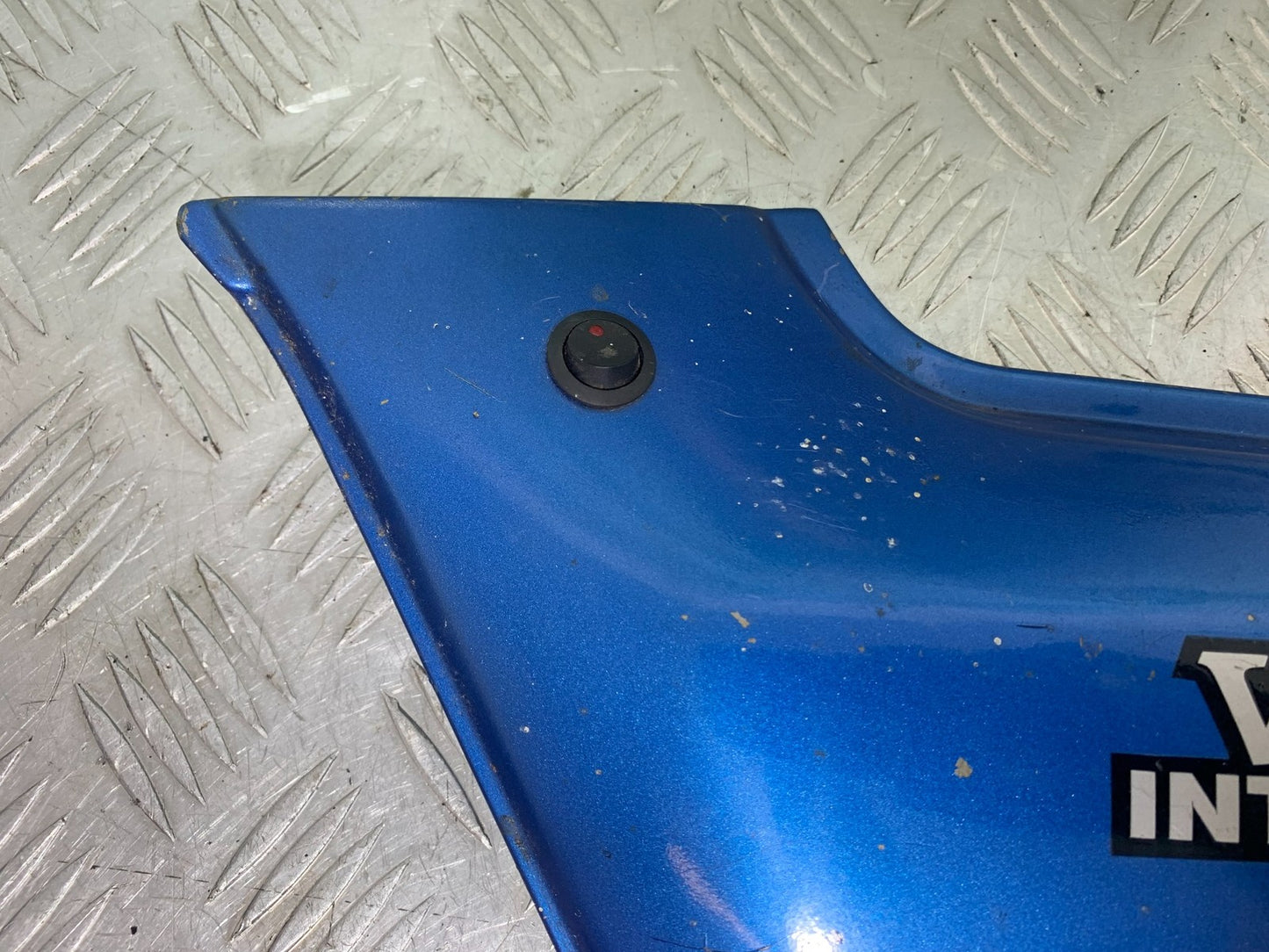 HONDA GL500 GL 500 SILVERWING LEFT SEAT PANEL   YEAR 1981-82 (CMB1168)