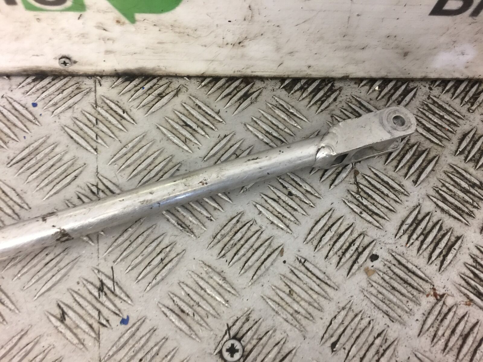 KAWASAKI ZXR 750 L REAR BRAKE ARM  YEAR 1990  (STOCK 519)