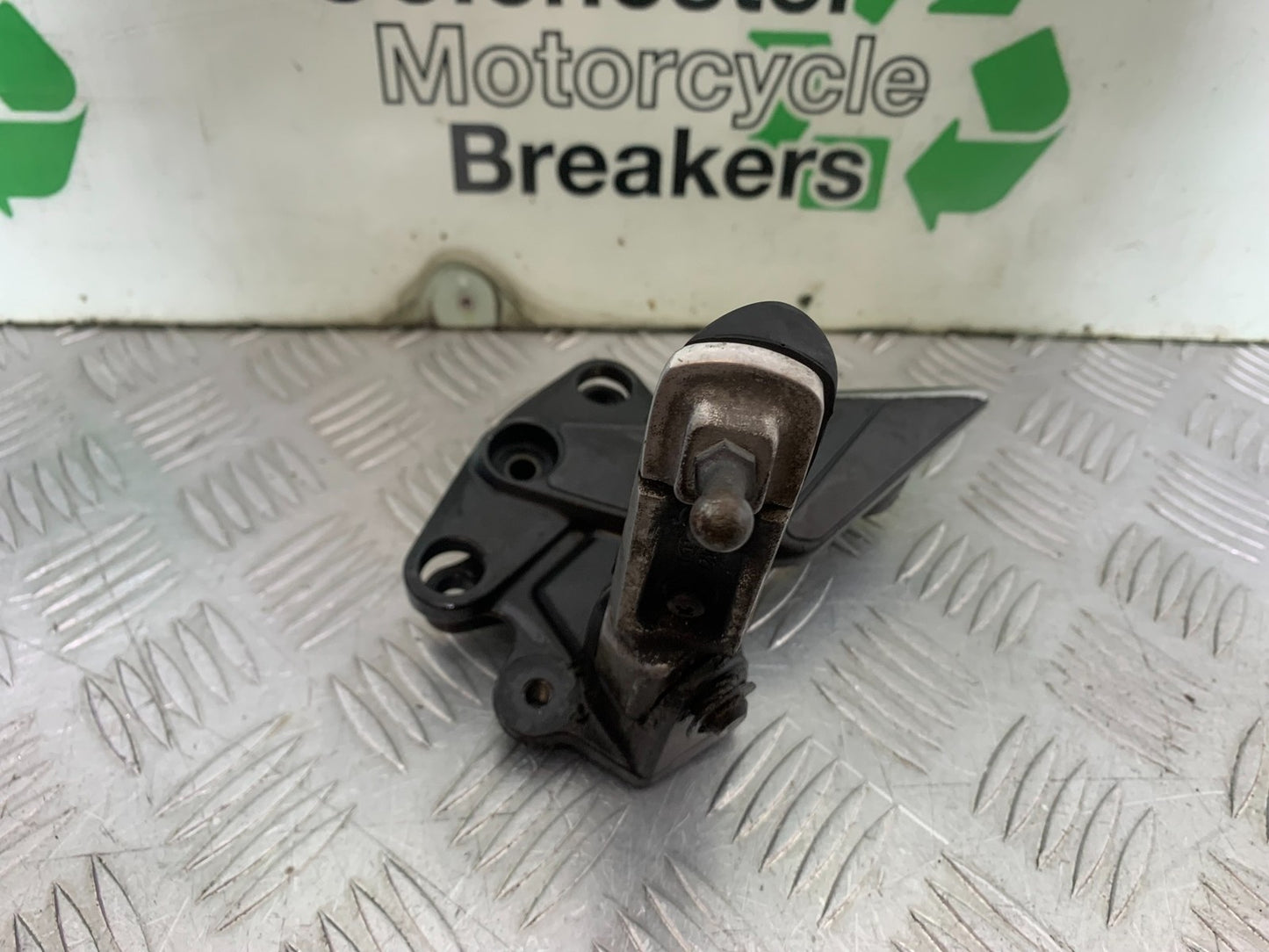 KAWASAKI Z1000 SX FRONT LEFT HANGER YEAR 2014-16 (CMB1264)