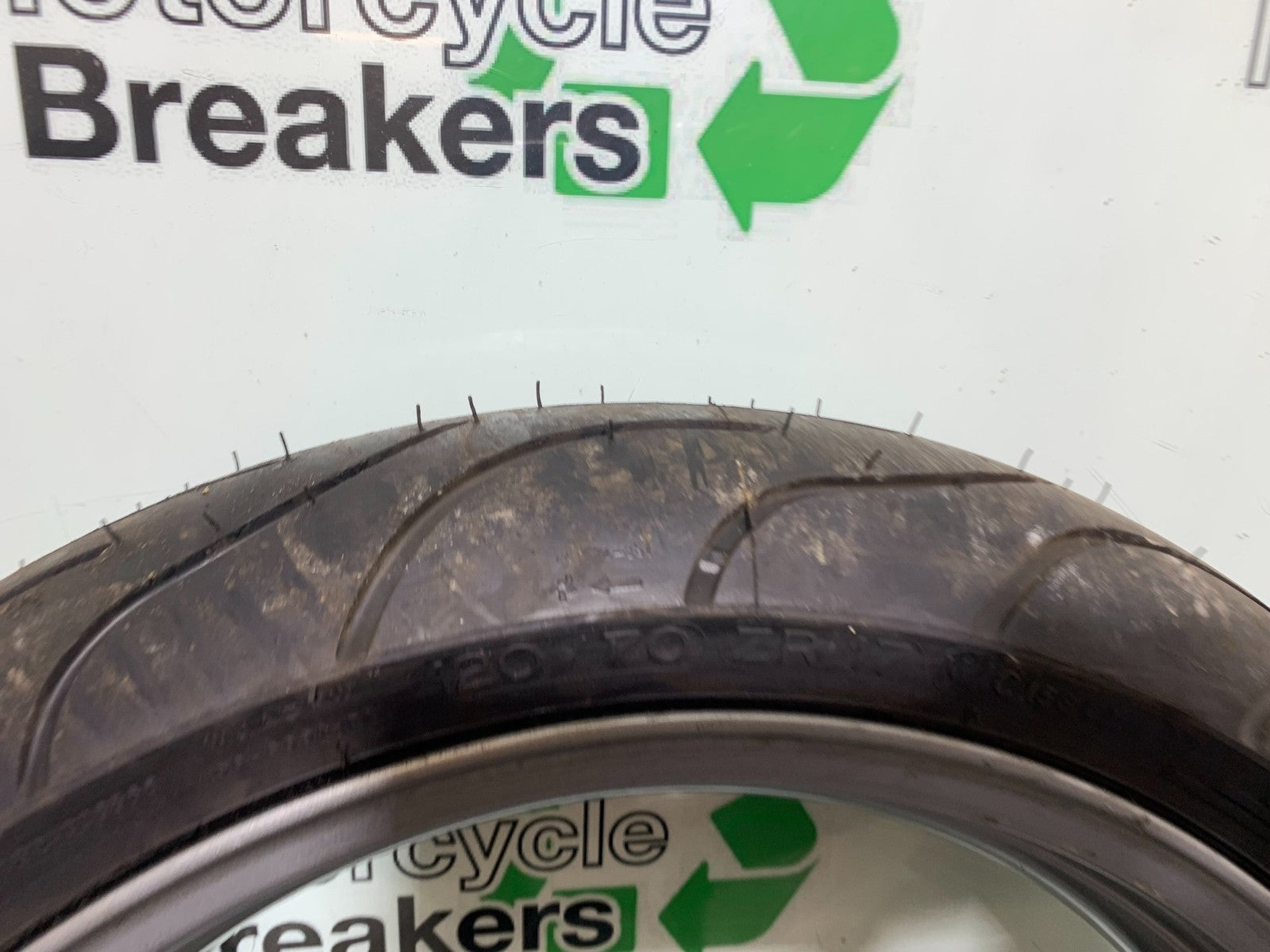 TRIUMPH 955I SPRINT RS FRONT WHEEL (NEW TYRE)  YEAR 1999-03 (CMB1313)