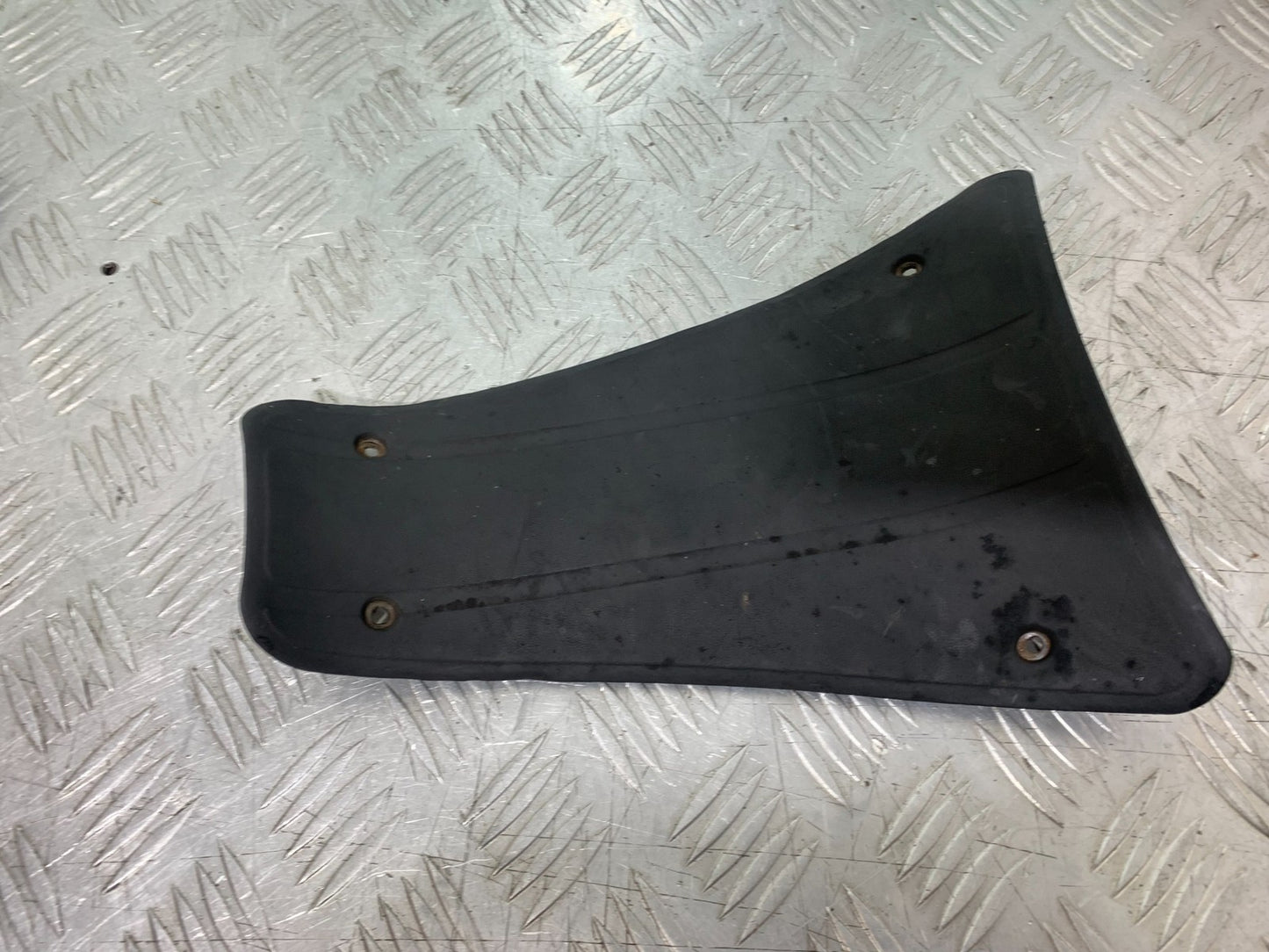 PIAGGIO VESPA GT125 L  INFILL PANEL YEAR 2003  (CMB1300)