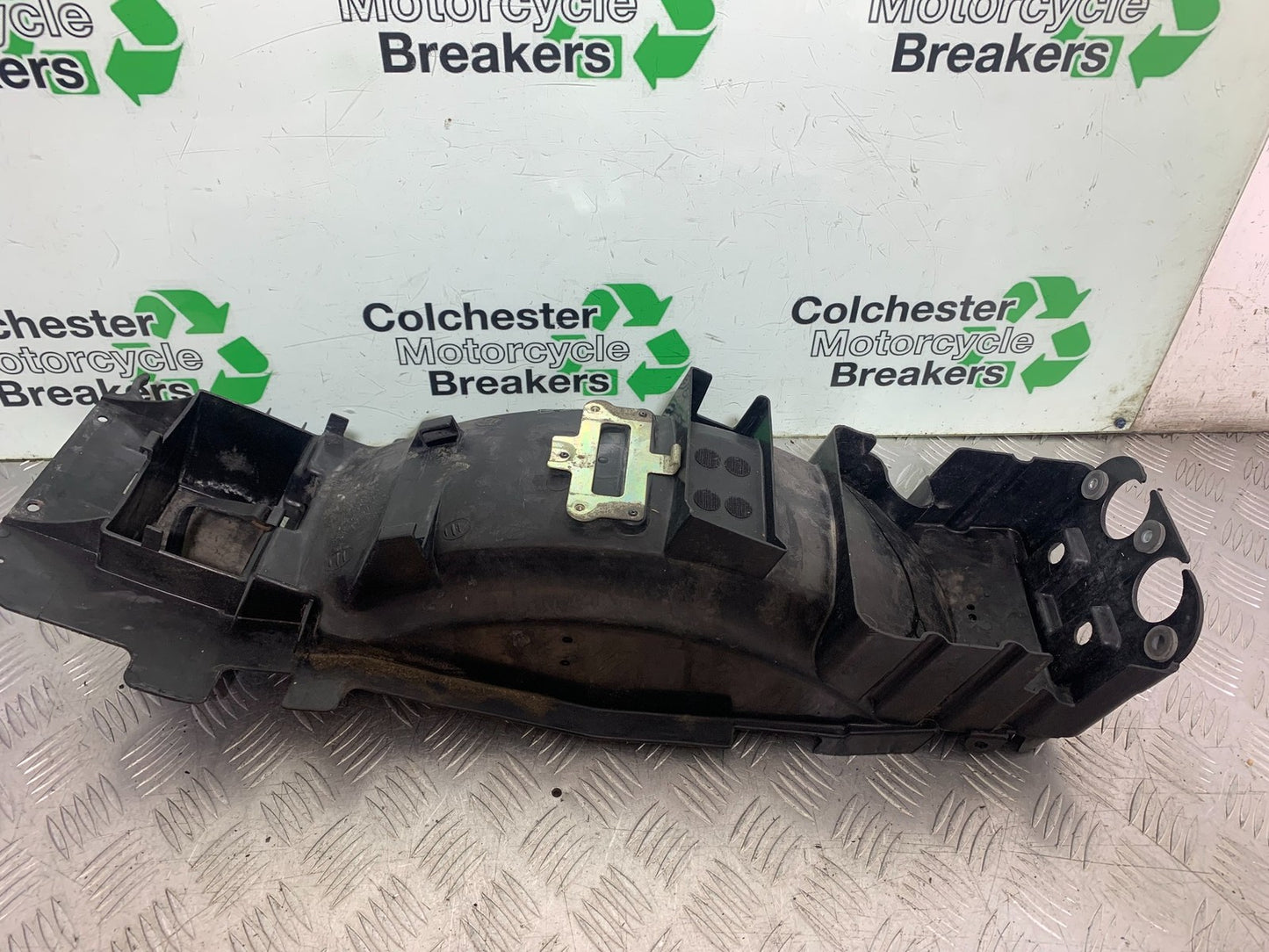 KAWASAKI ZZR1100 D UNDERTRAY   YEAR 1993-2001 (CMB1289)