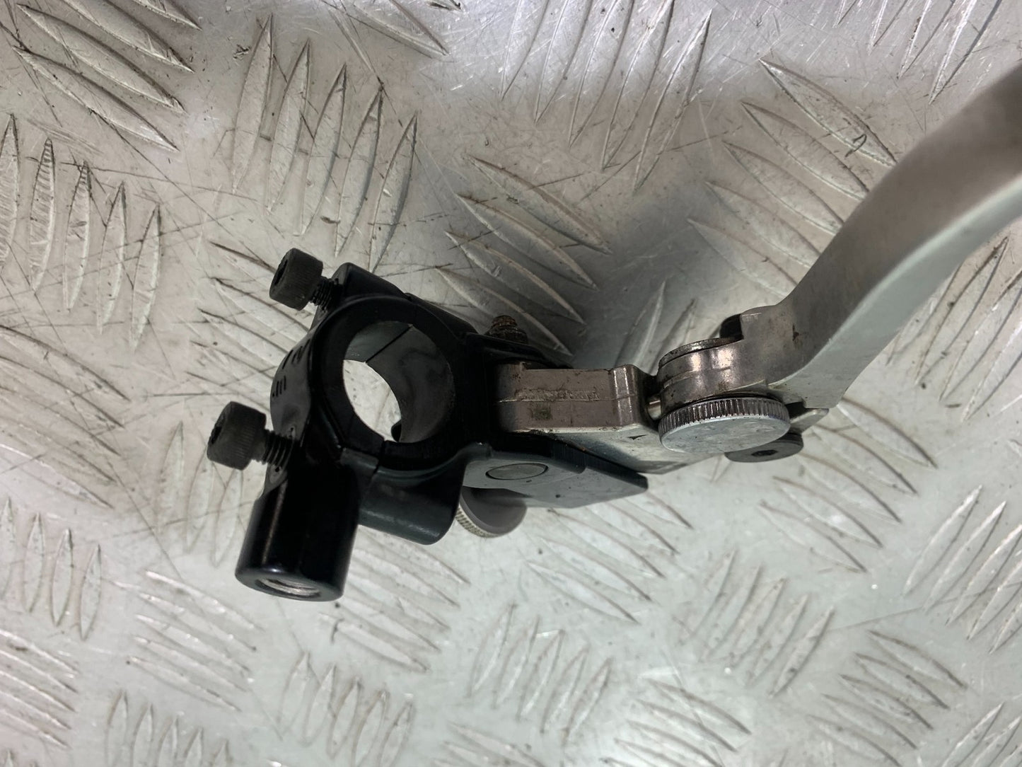 TRIUMPH SPEED TRIPLE R 1050 CLUTCH LEVER AND BRACKET   2009 (CMB1183)
