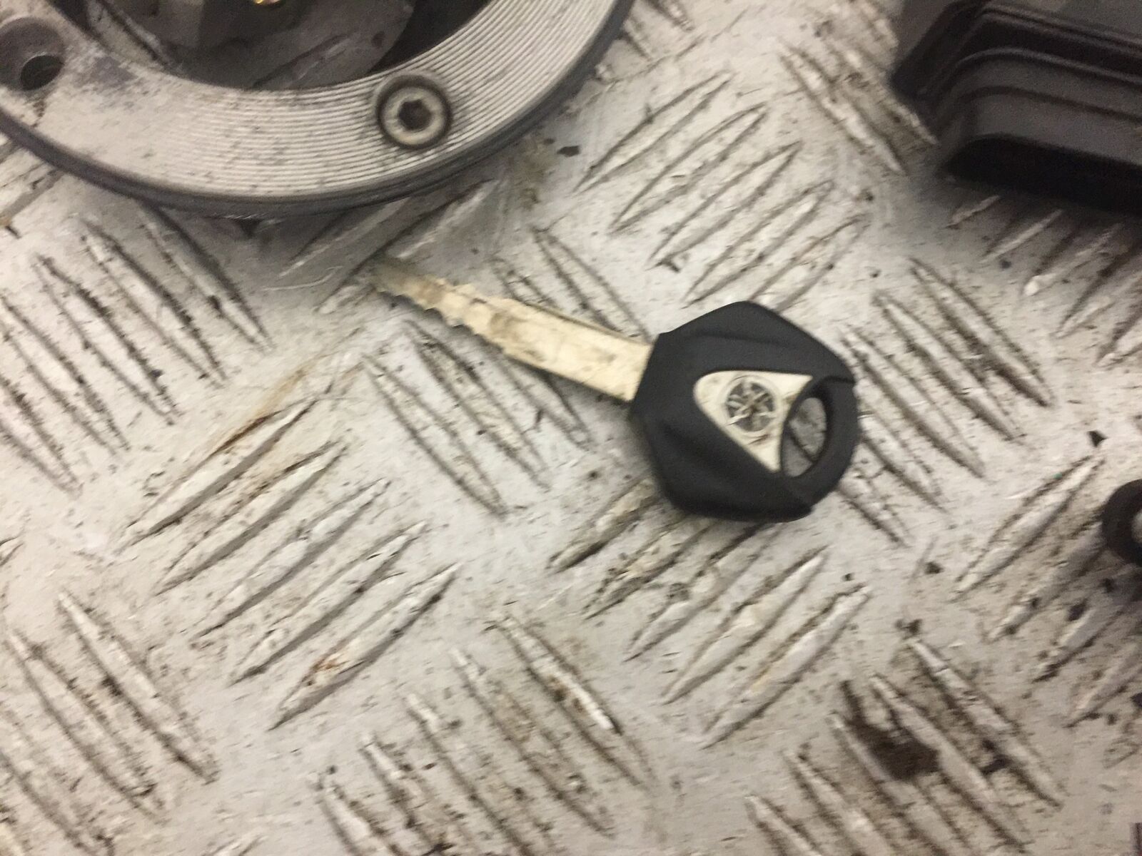 YAMAHA FJR1300 FJR 1300 ECU LOCKS AND KEY  YEAR 2001-05 (STOCK 814)