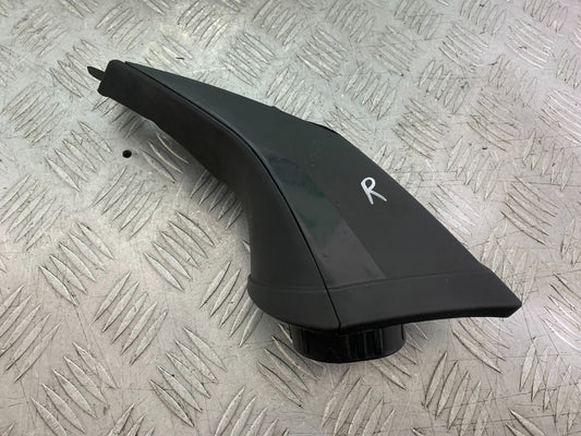 APRILIA TUONO 1000 V4R RIGHT AIR TUBE  YEAR 2011-13  (CMB1316)