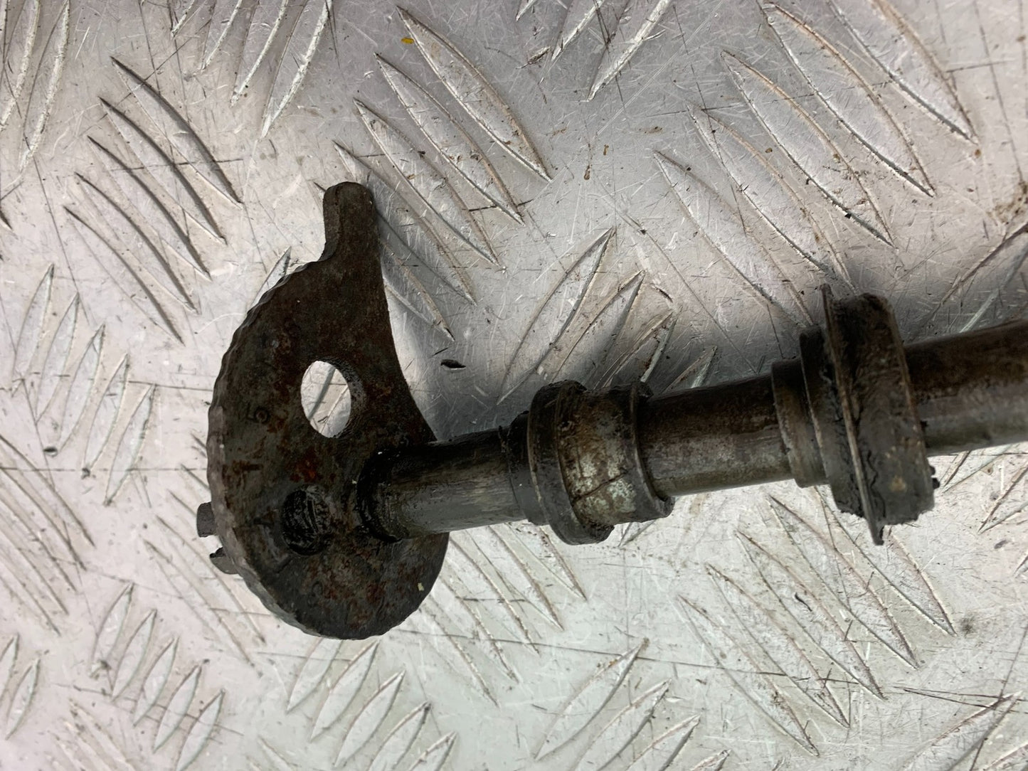 KAWASAKI KLR250 KLR 250 REAR WHEEL SPINDLE  YEAR 1984-2001 (CMB1225)