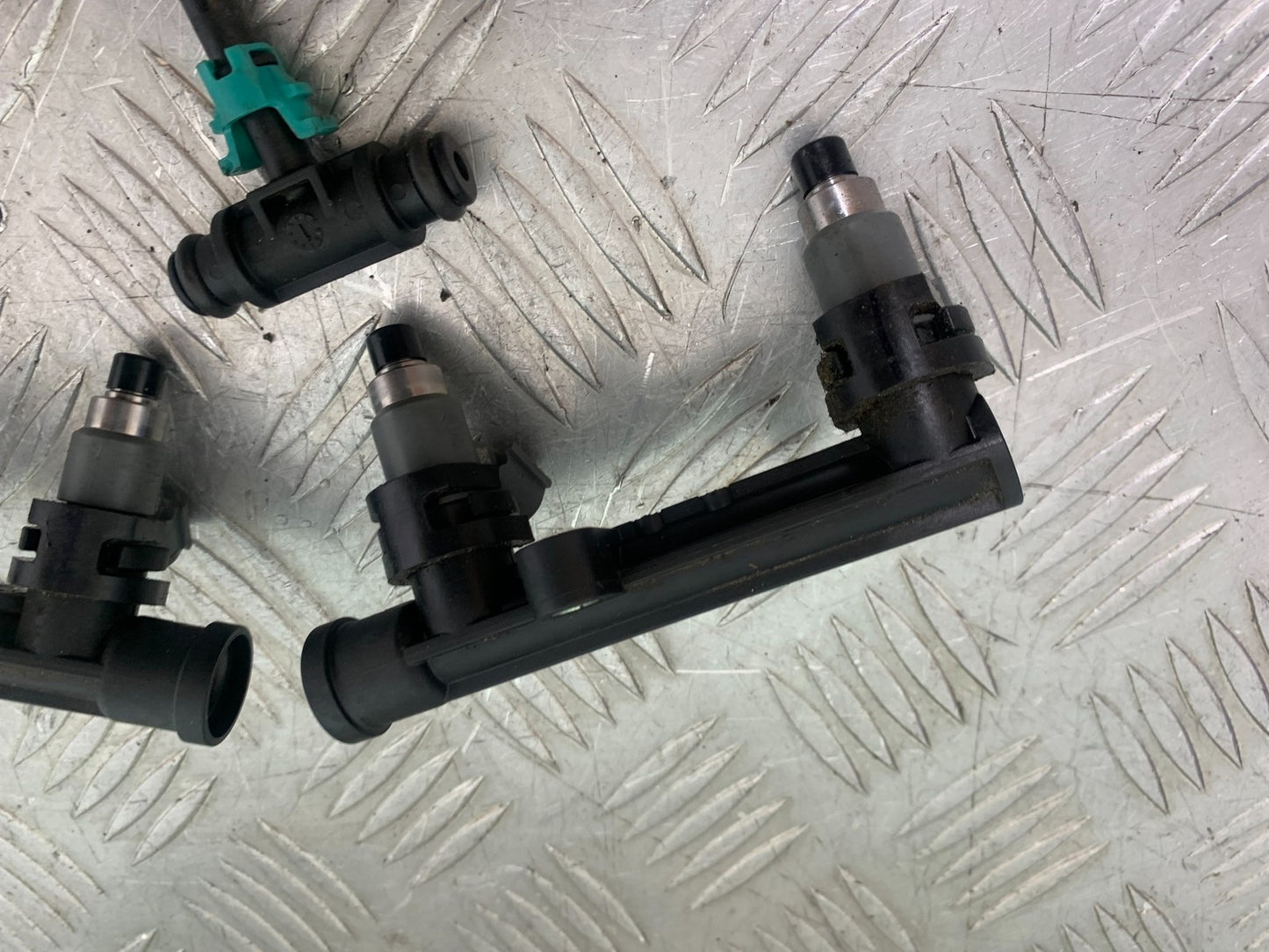 HONDA CBR1000 rr FIREBLADE INJECTORS   YEAR 2012-2016 (CMB1198)