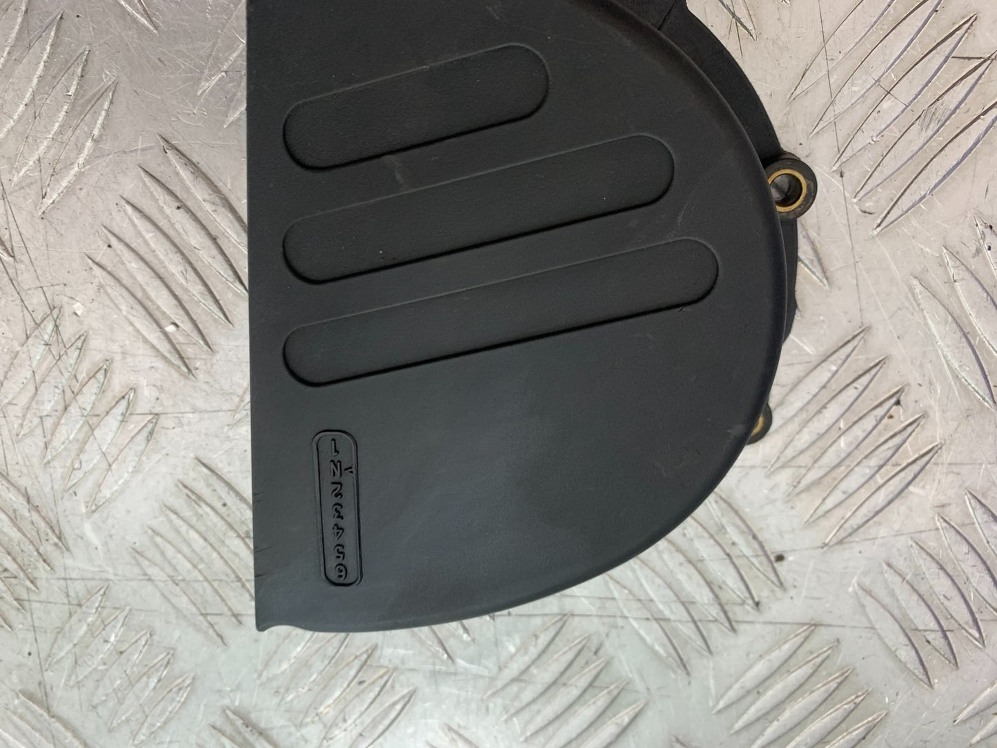 TRIUMPH 955i DAYTONA SPROCKET COVER  YEAR 2002-2006 (CMB1229)