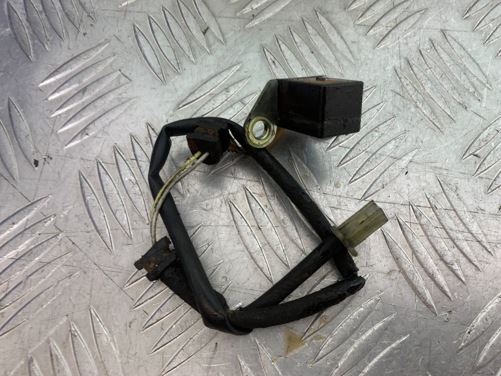 HONDA NT650 V DEAUVILLE IGNITION PICK UP   YEAR 1999 (CMB1268)