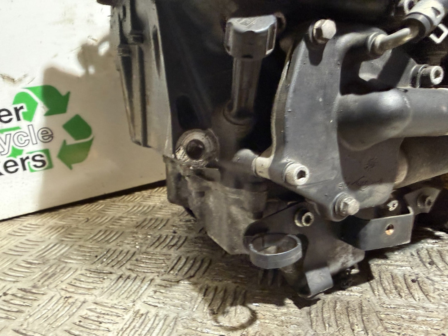YAMAHA XJ6 XJ6-S DIVERSION ENGINE YEAR 2009-2015  (CMB1212)